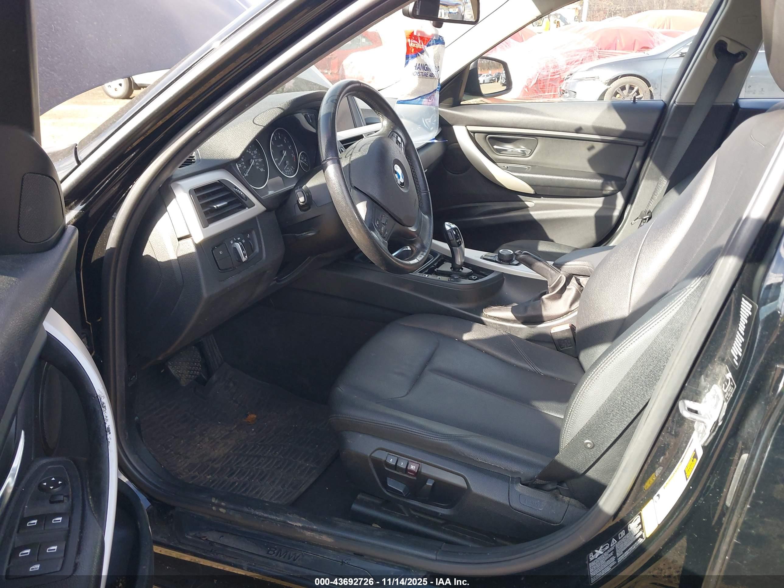 BMW 320I image 5