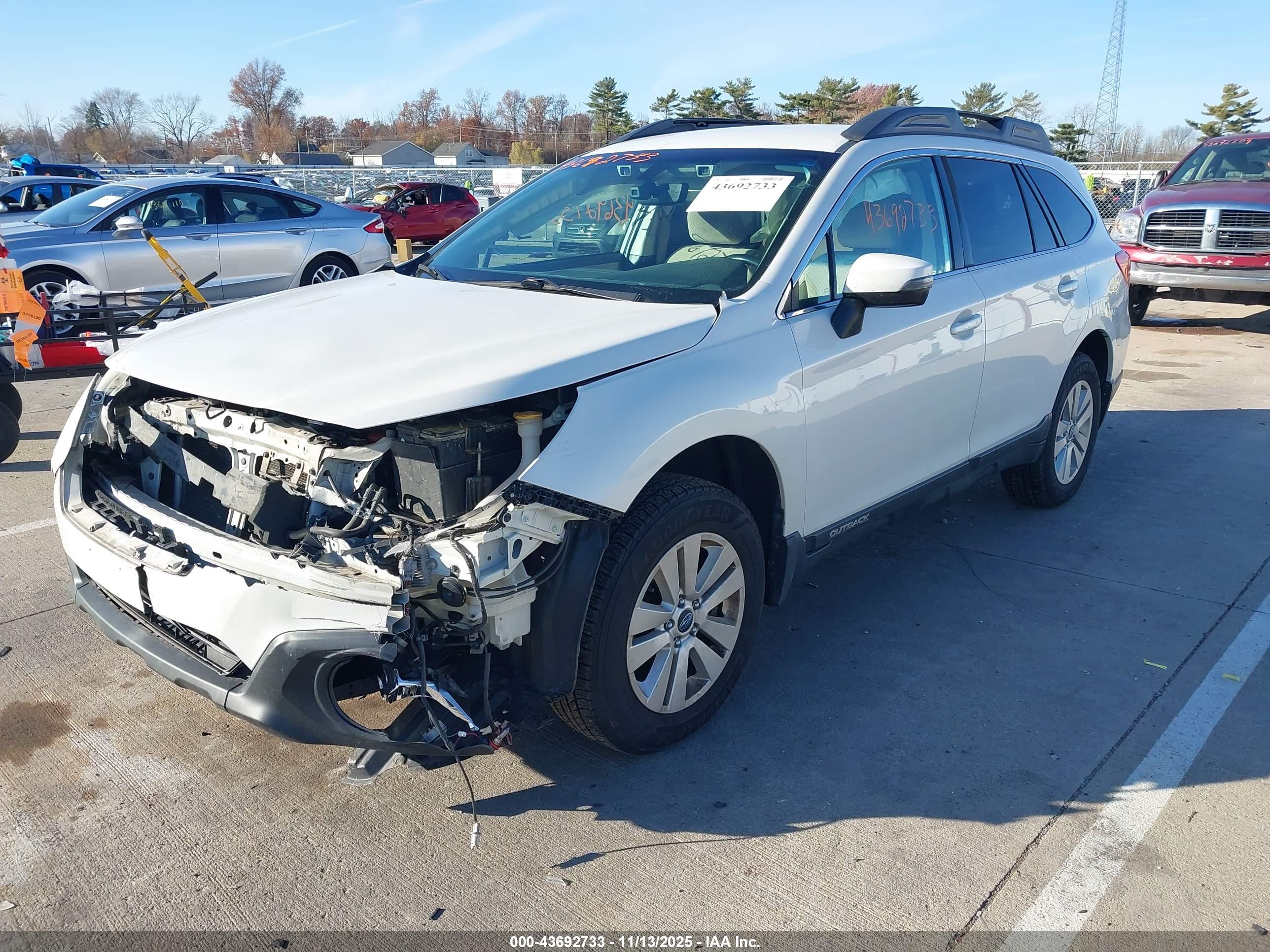 SUBARU OUTBACK image 2