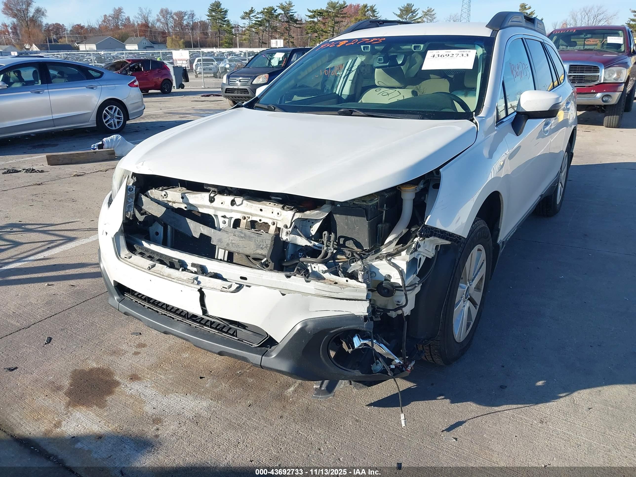 SUBARU OUTBACK image 6