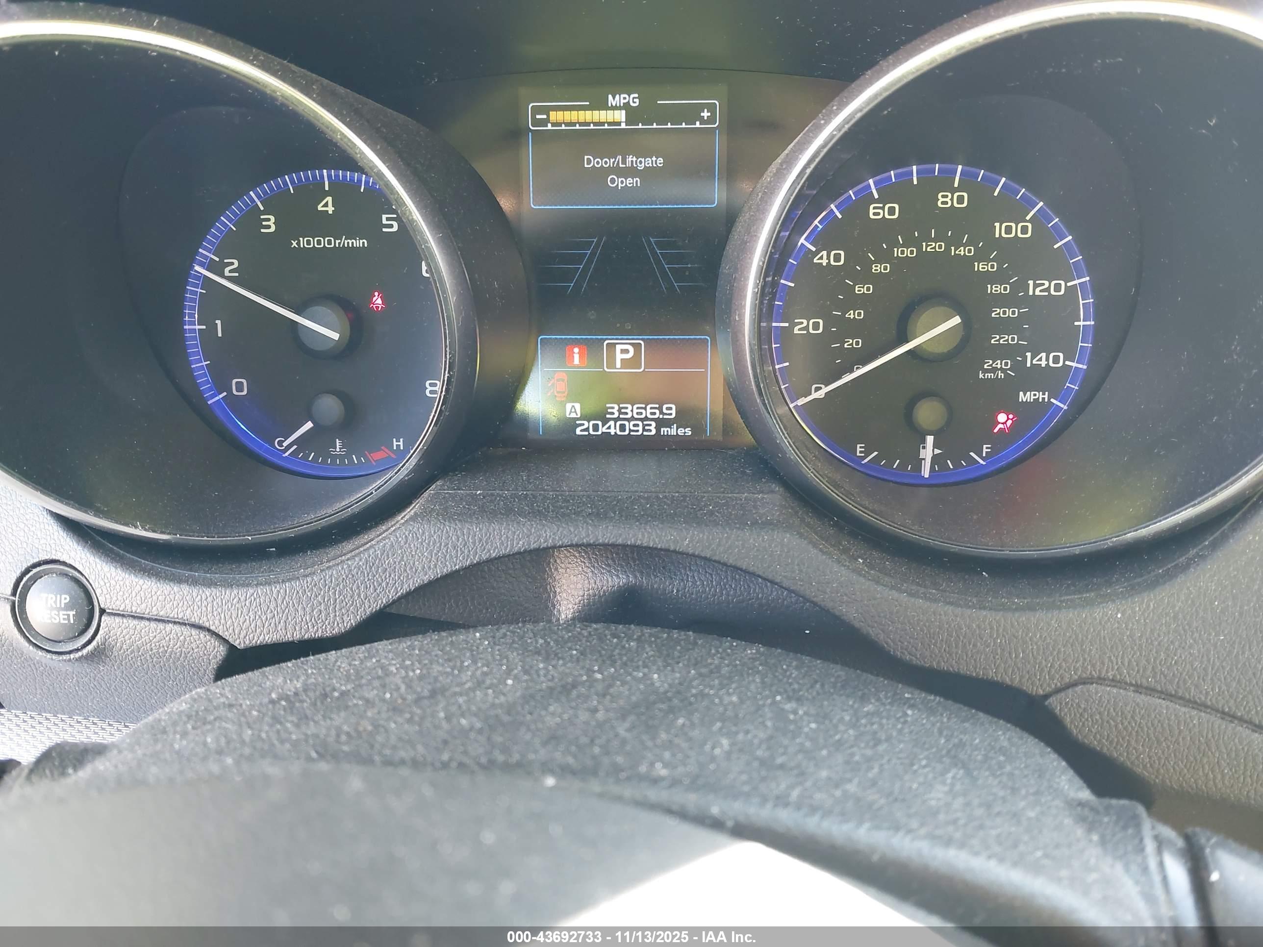 SUBARU OUTBACK image 7