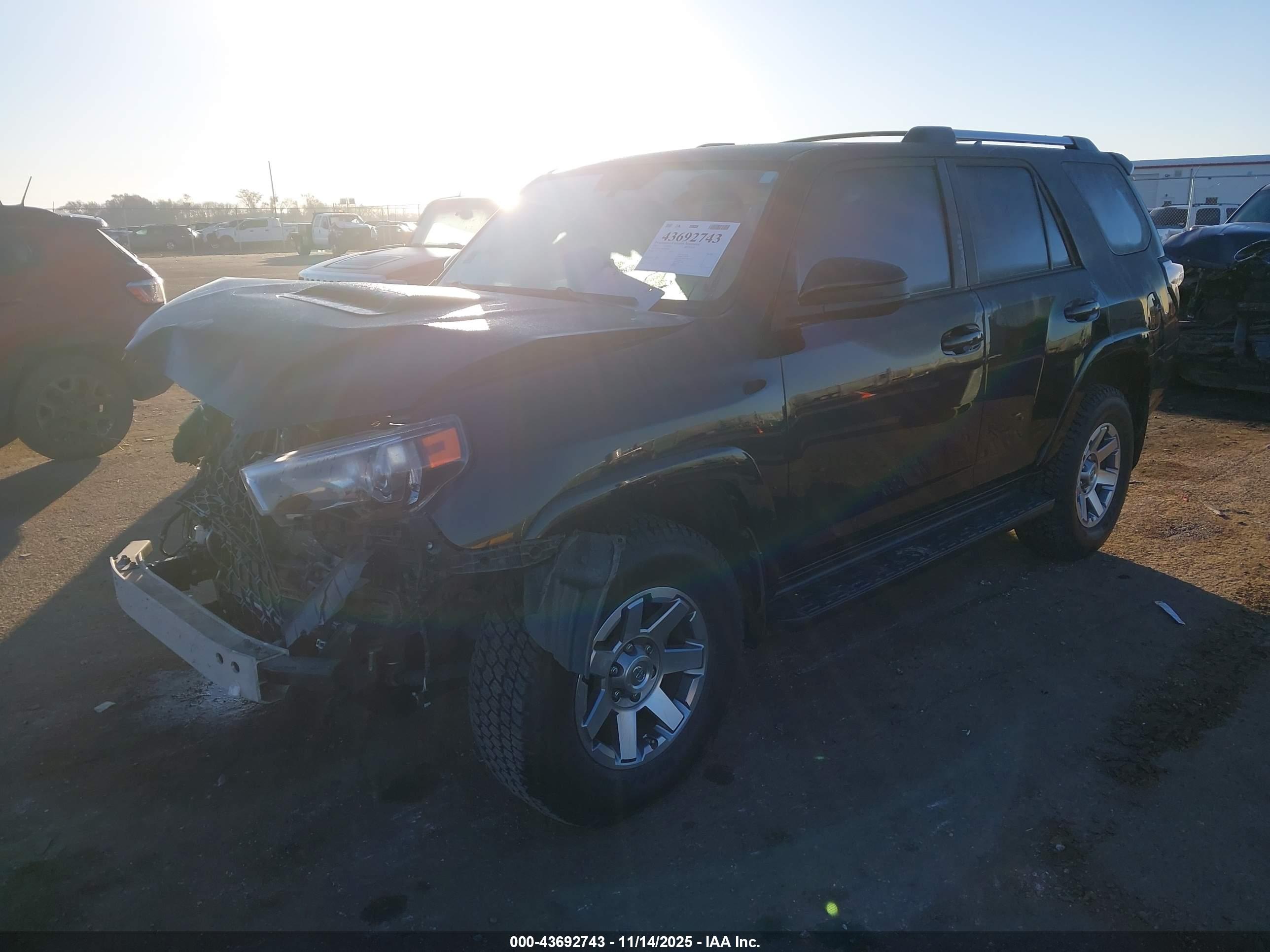 TOYOTA 4RUNNER image 2