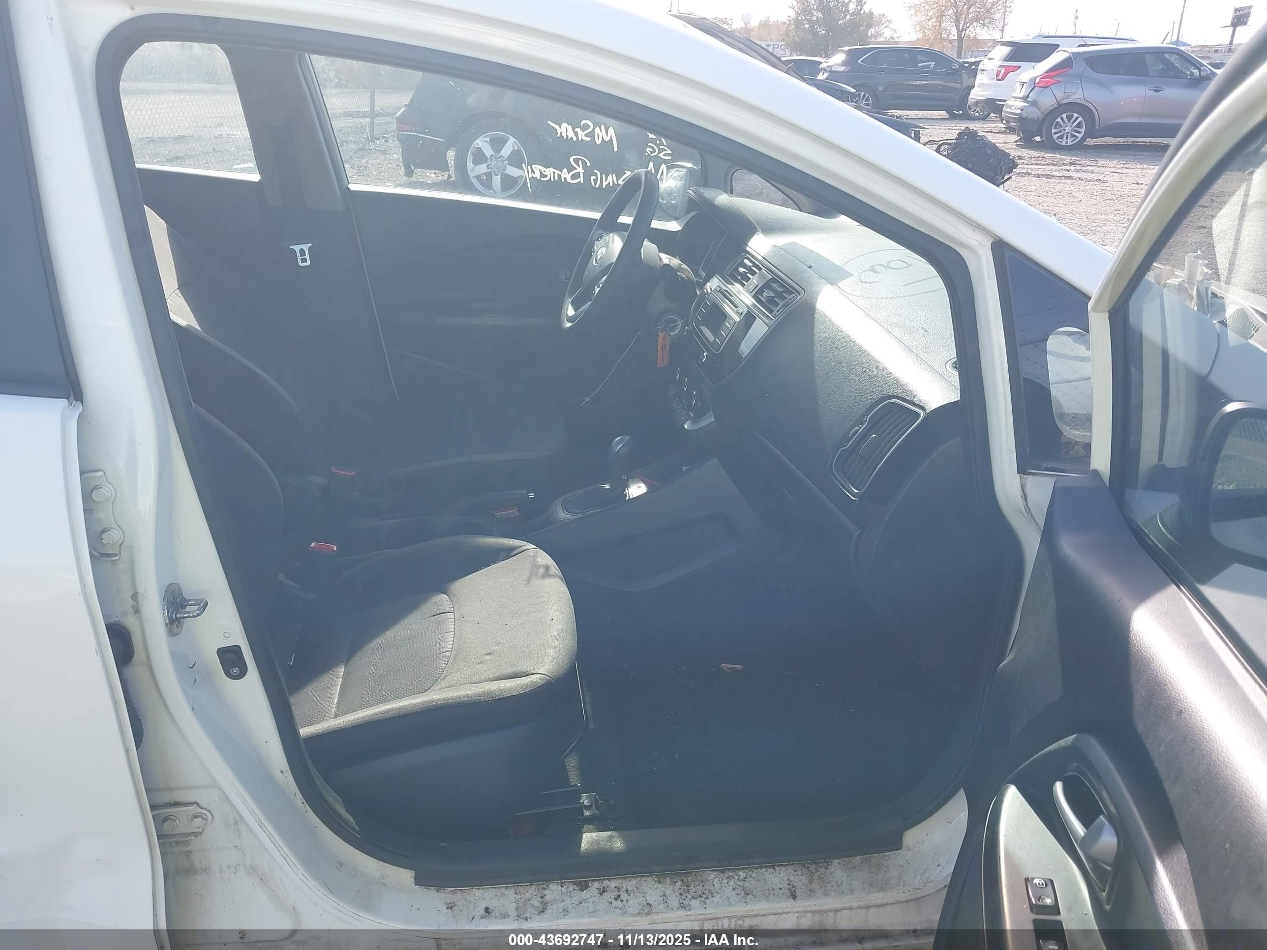 KIA RIO image 5