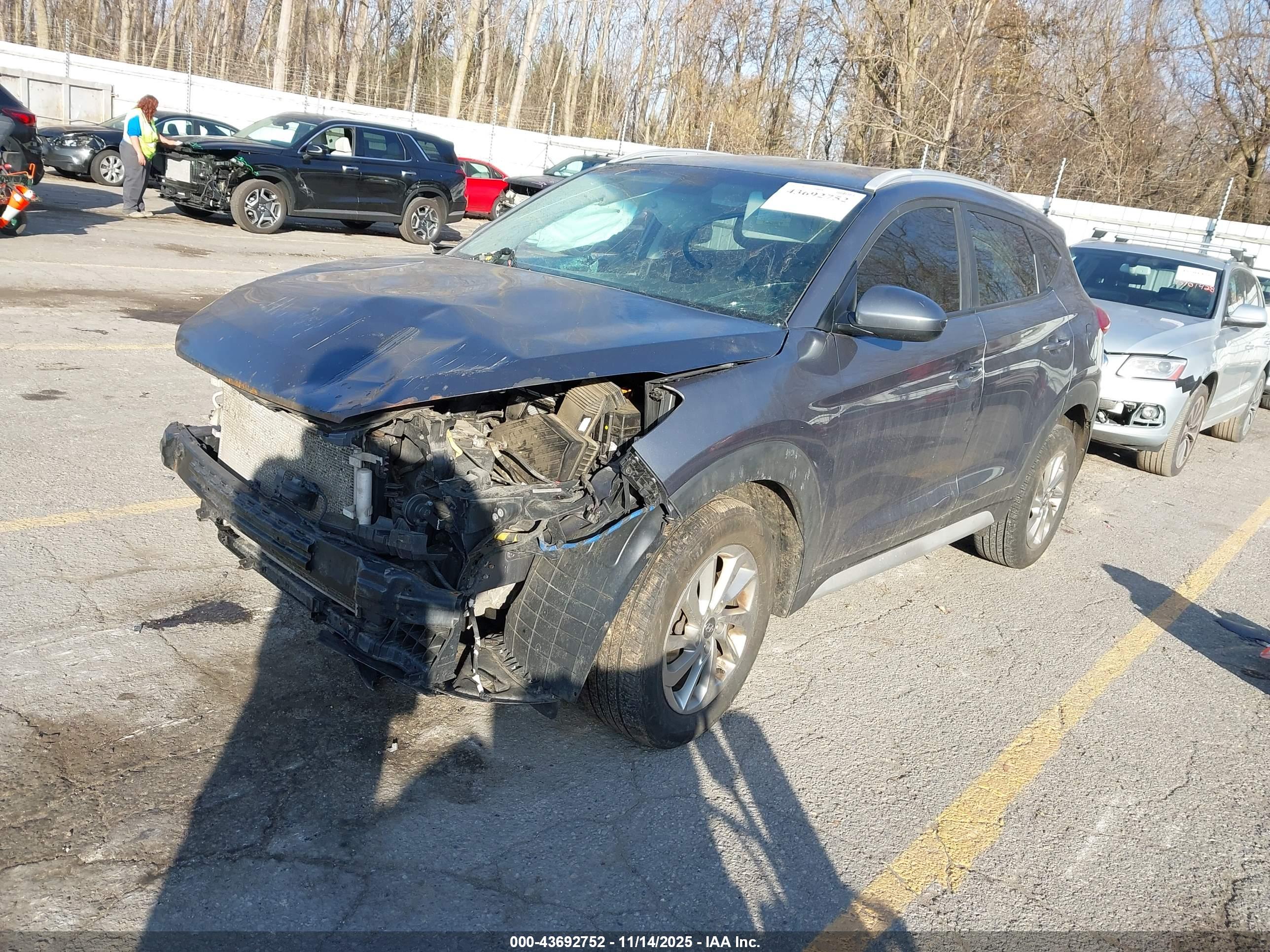 HYUNDAI TUCSON image 2