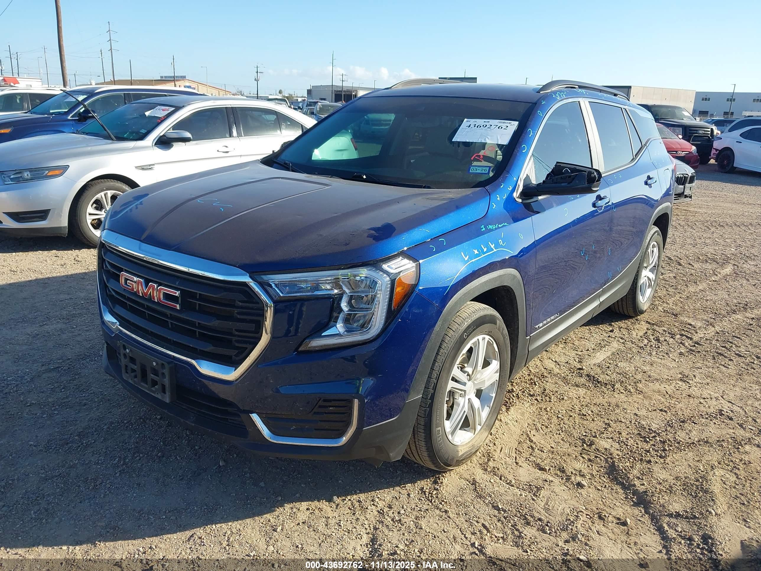 GMC TERRAIN image 2
