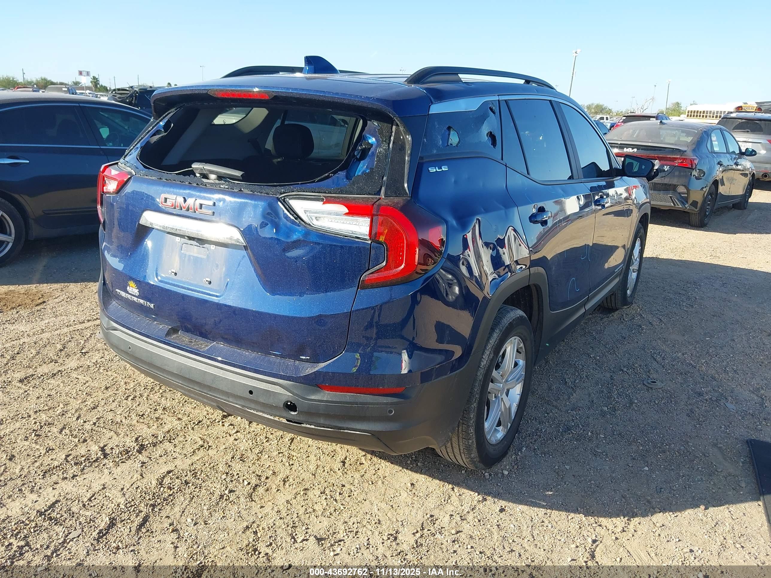 GMC TERRAIN image 4