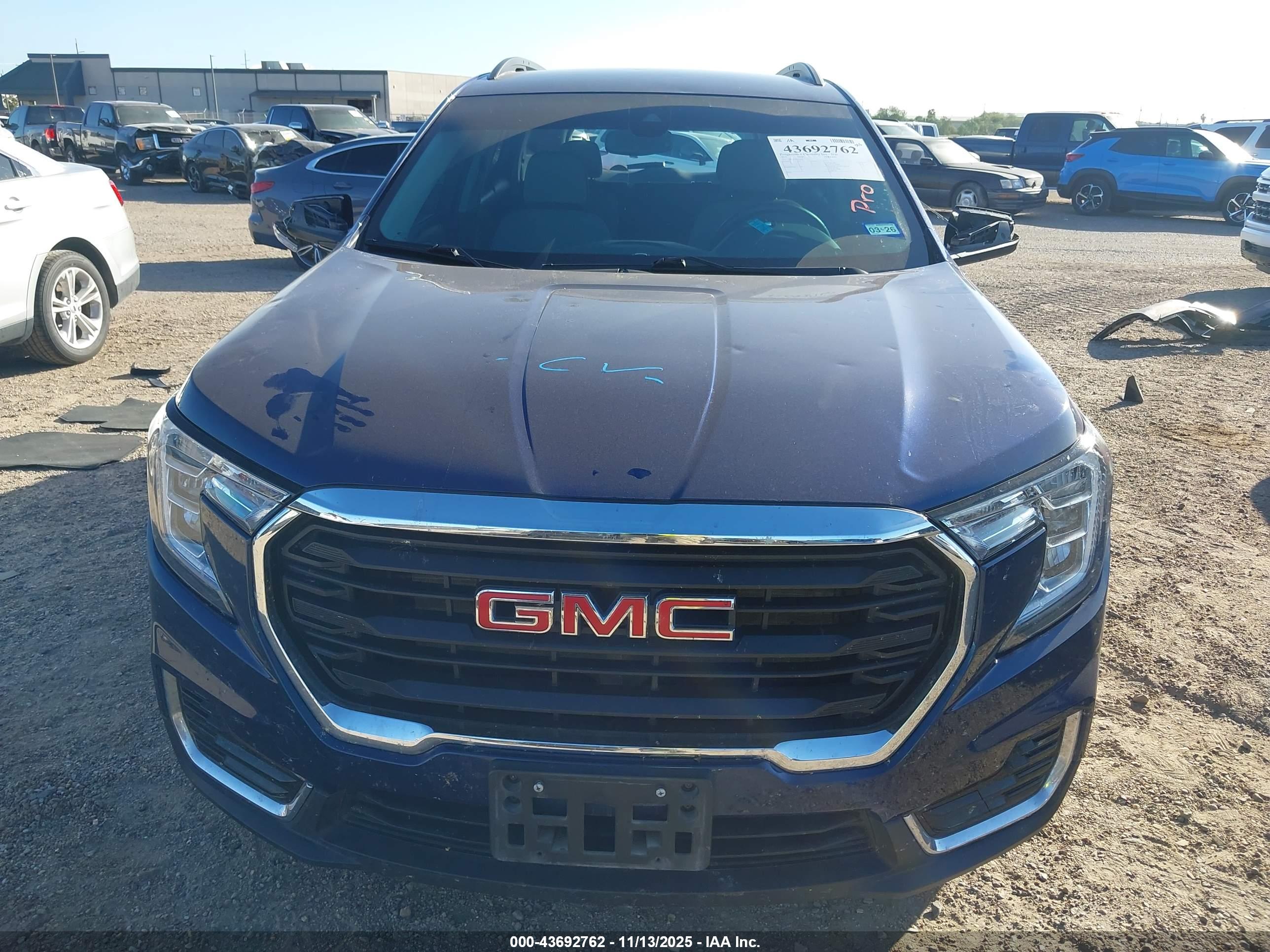 GMC TERRAIN image 6