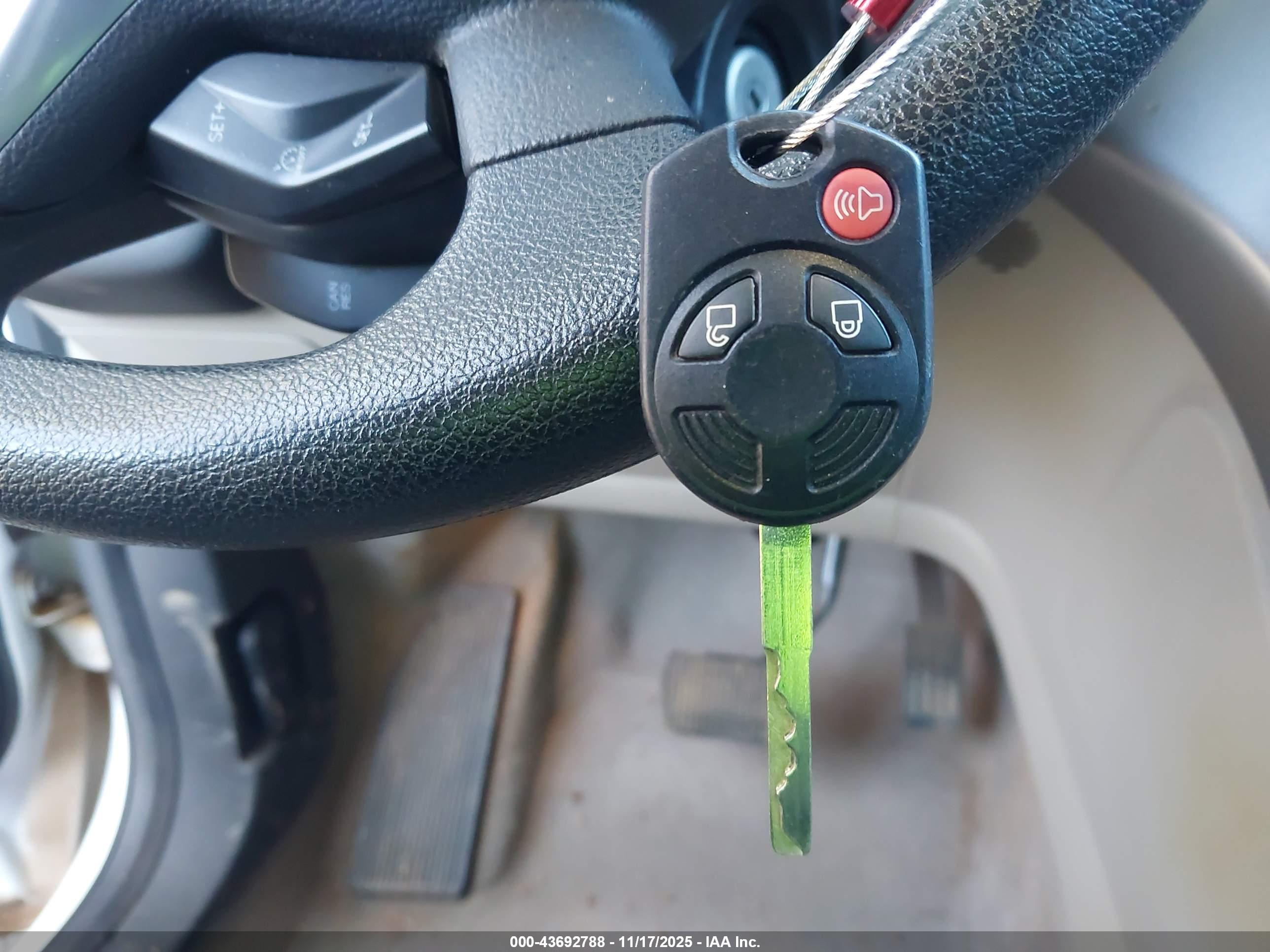 FORD ESCAPE image 11