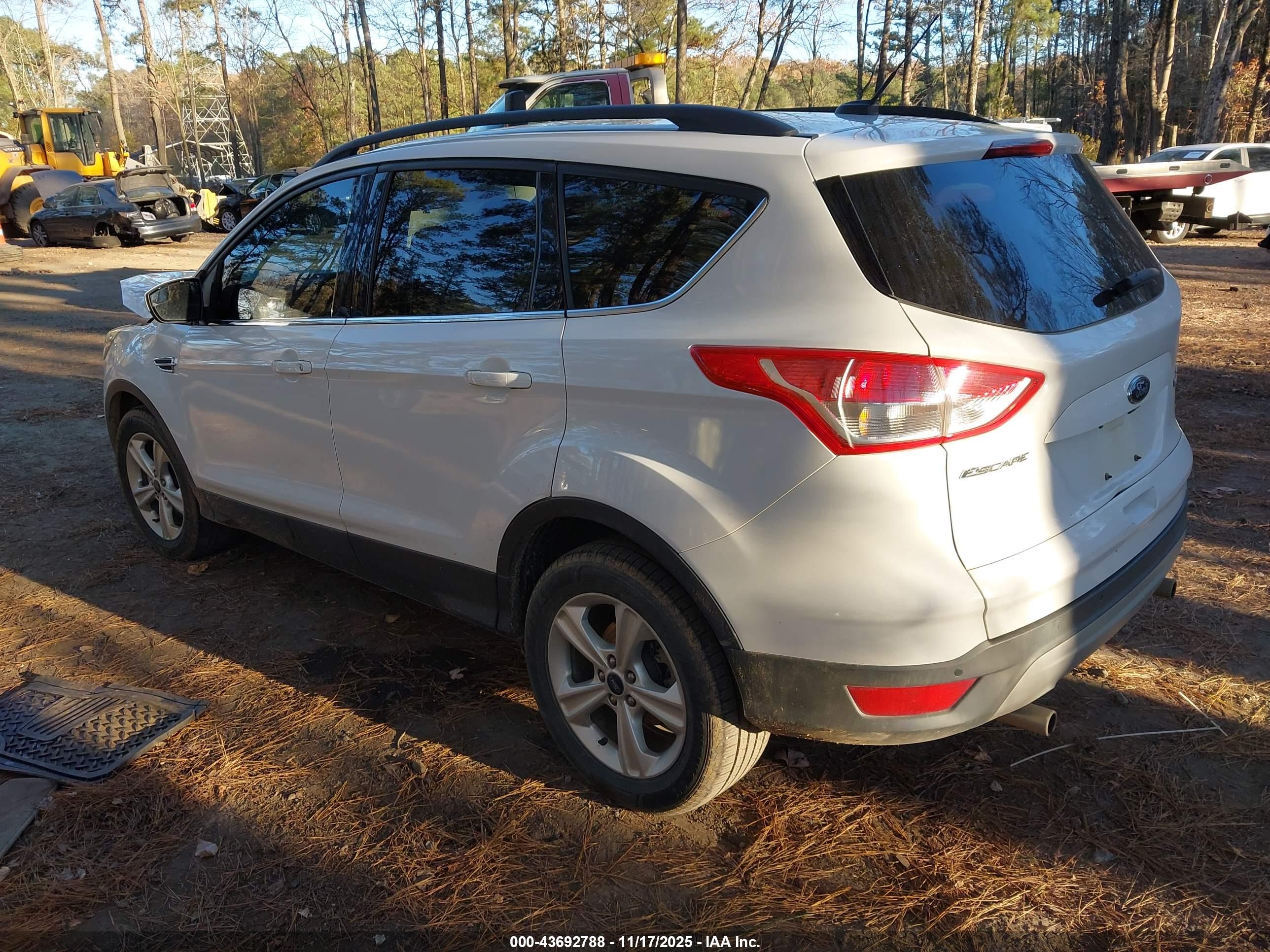 FORD ESCAPE image 3