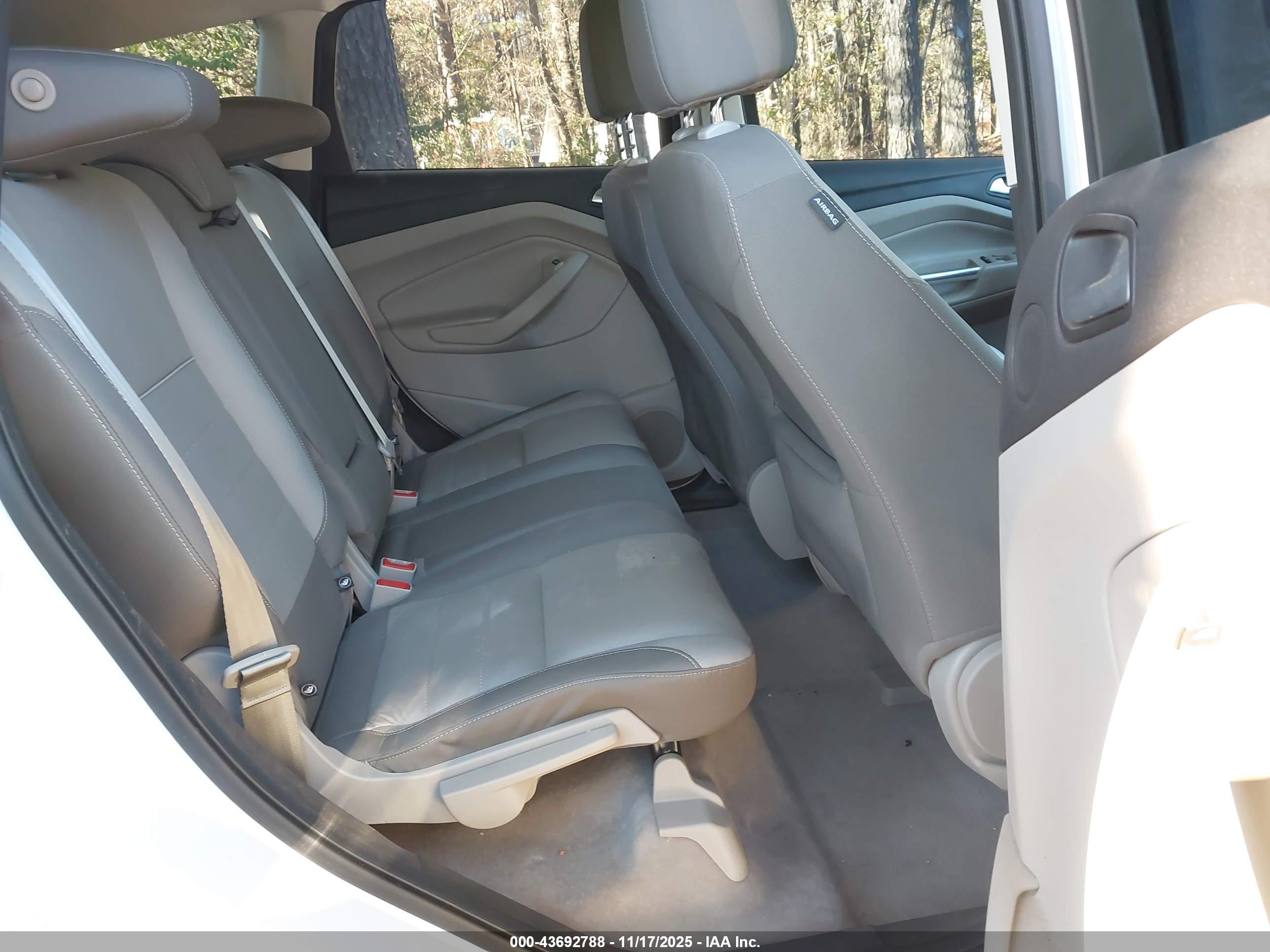 FORD ESCAPE image 8
