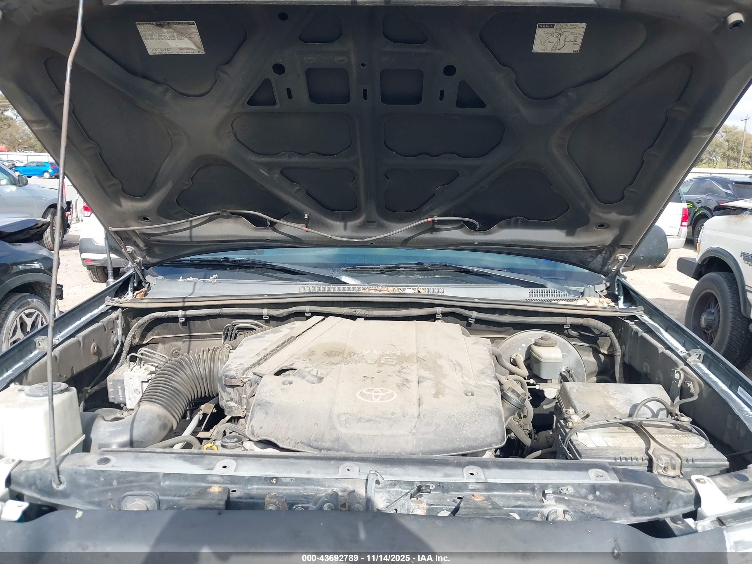 TOYOTA TACOMA image 10