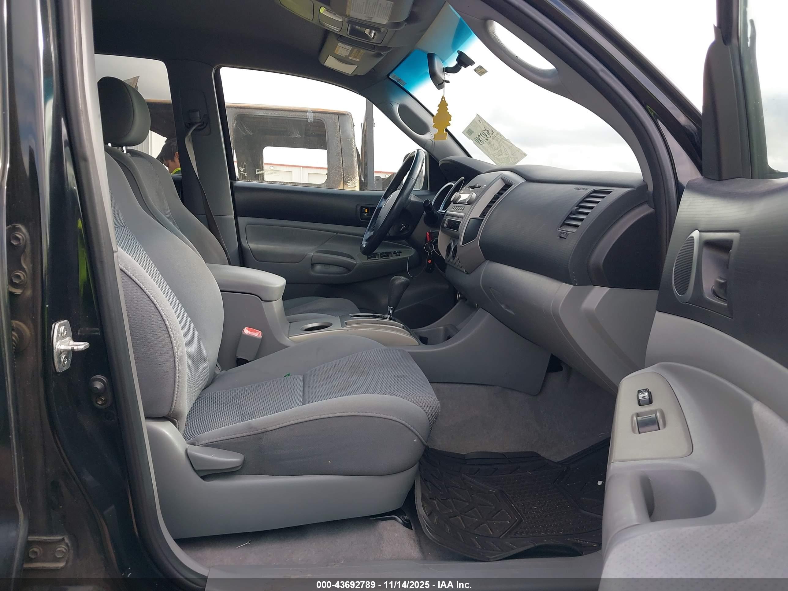 TOYOTA TACOMA image 5