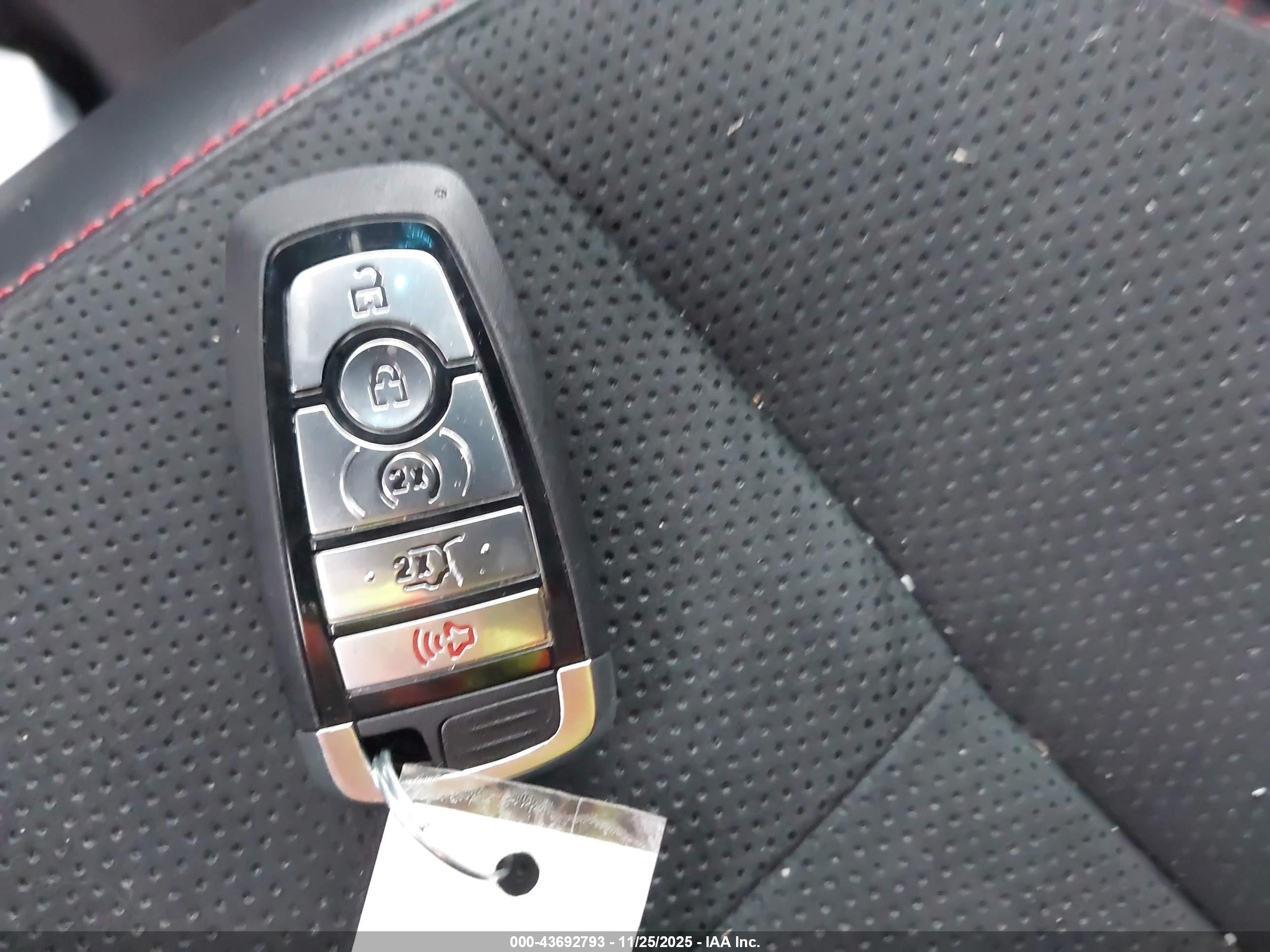 FORD EXPLORER image 11