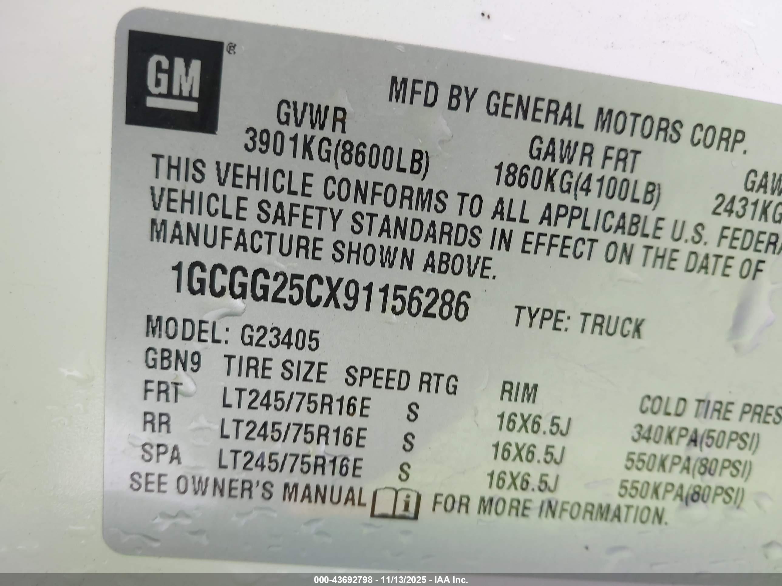 CHEVROLET EXPRESS image 9