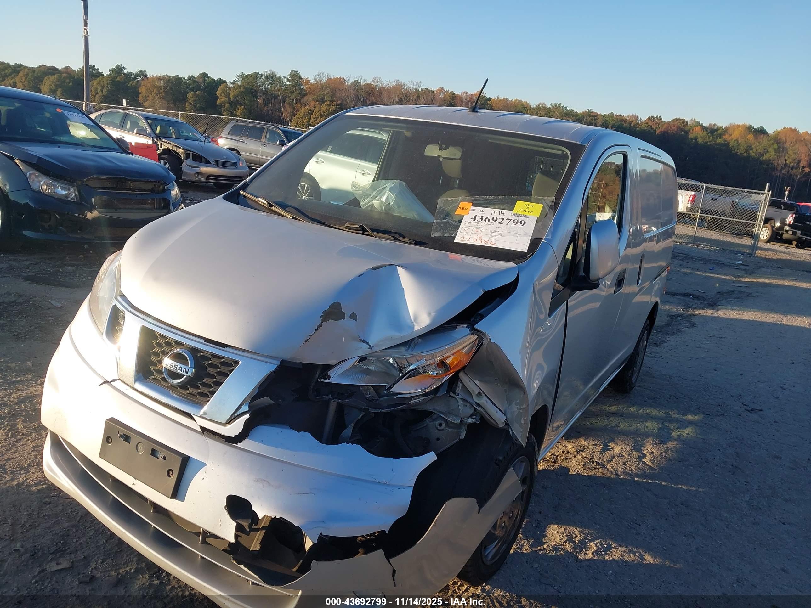 NISSAN NV200 image 6