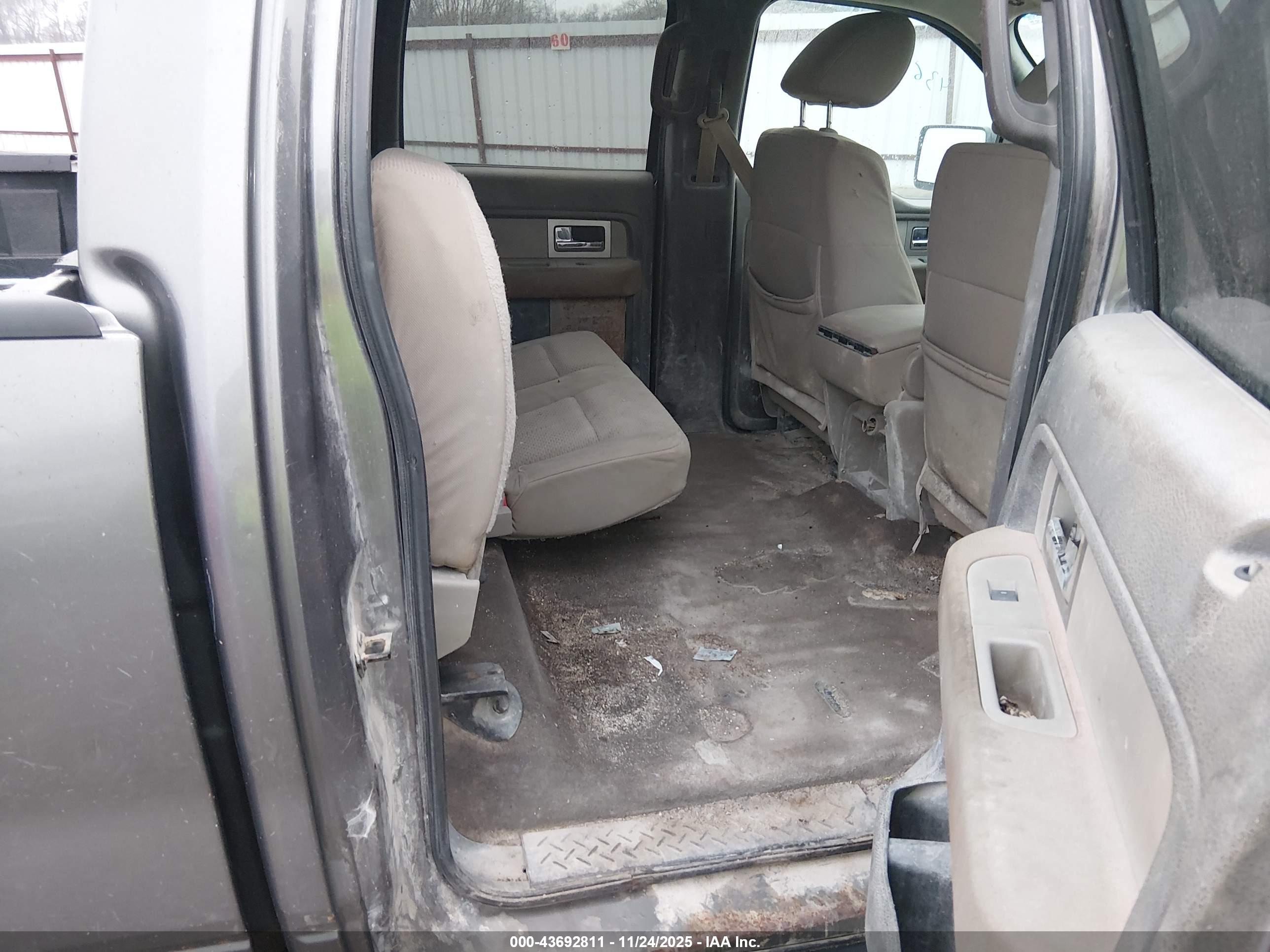 FORD F-150 image 8