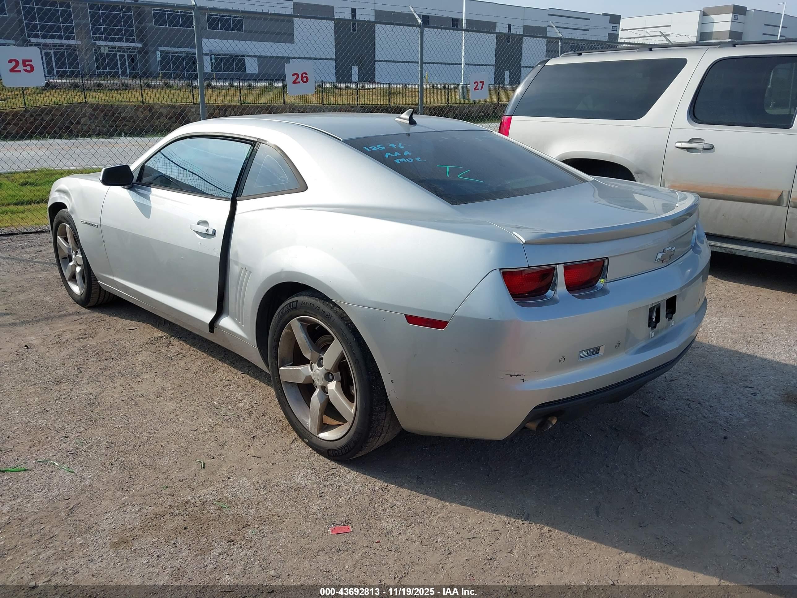 CHEVROLET CAMARO image 3