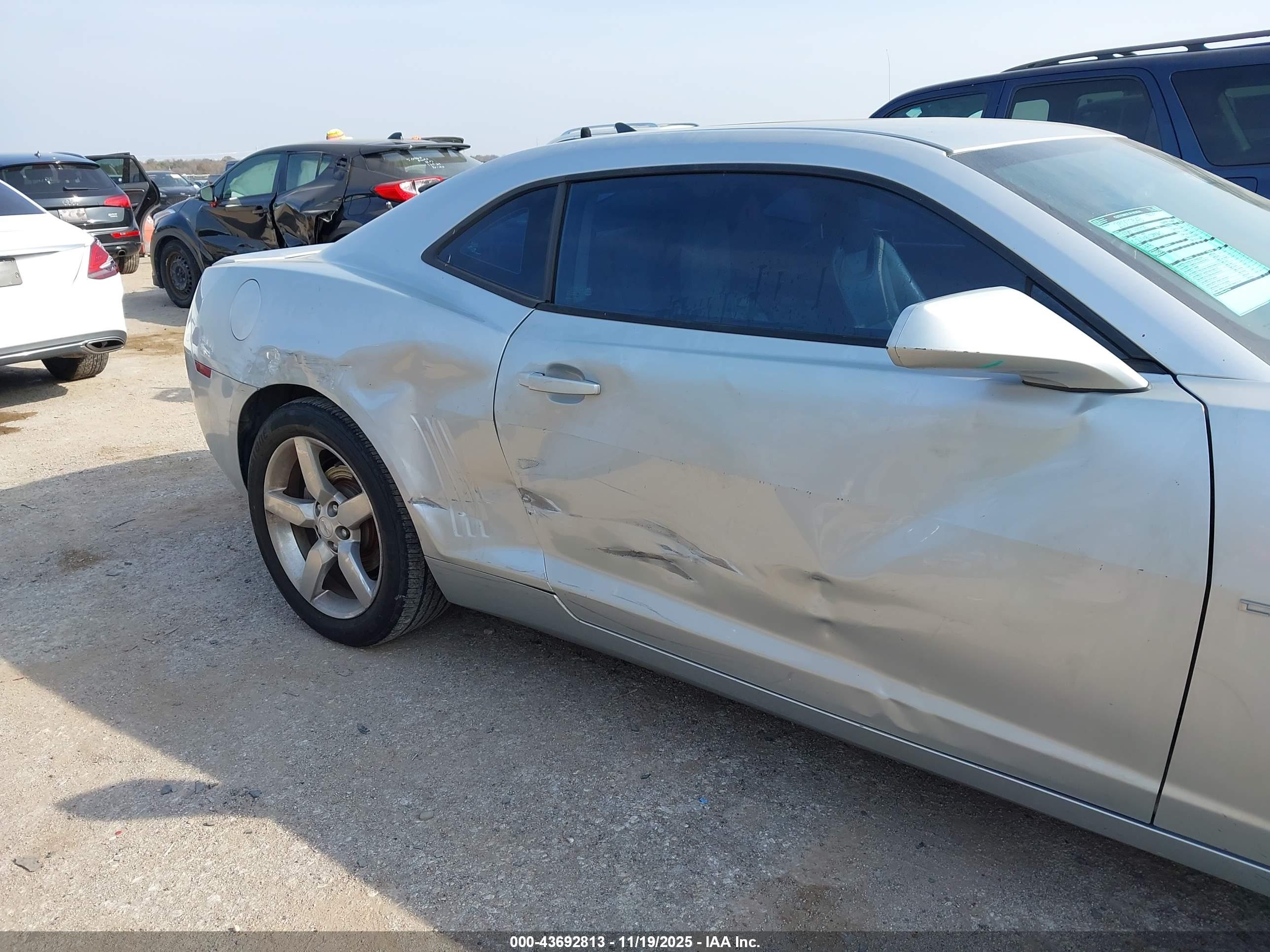 CHEVROLET CAMARO image 6