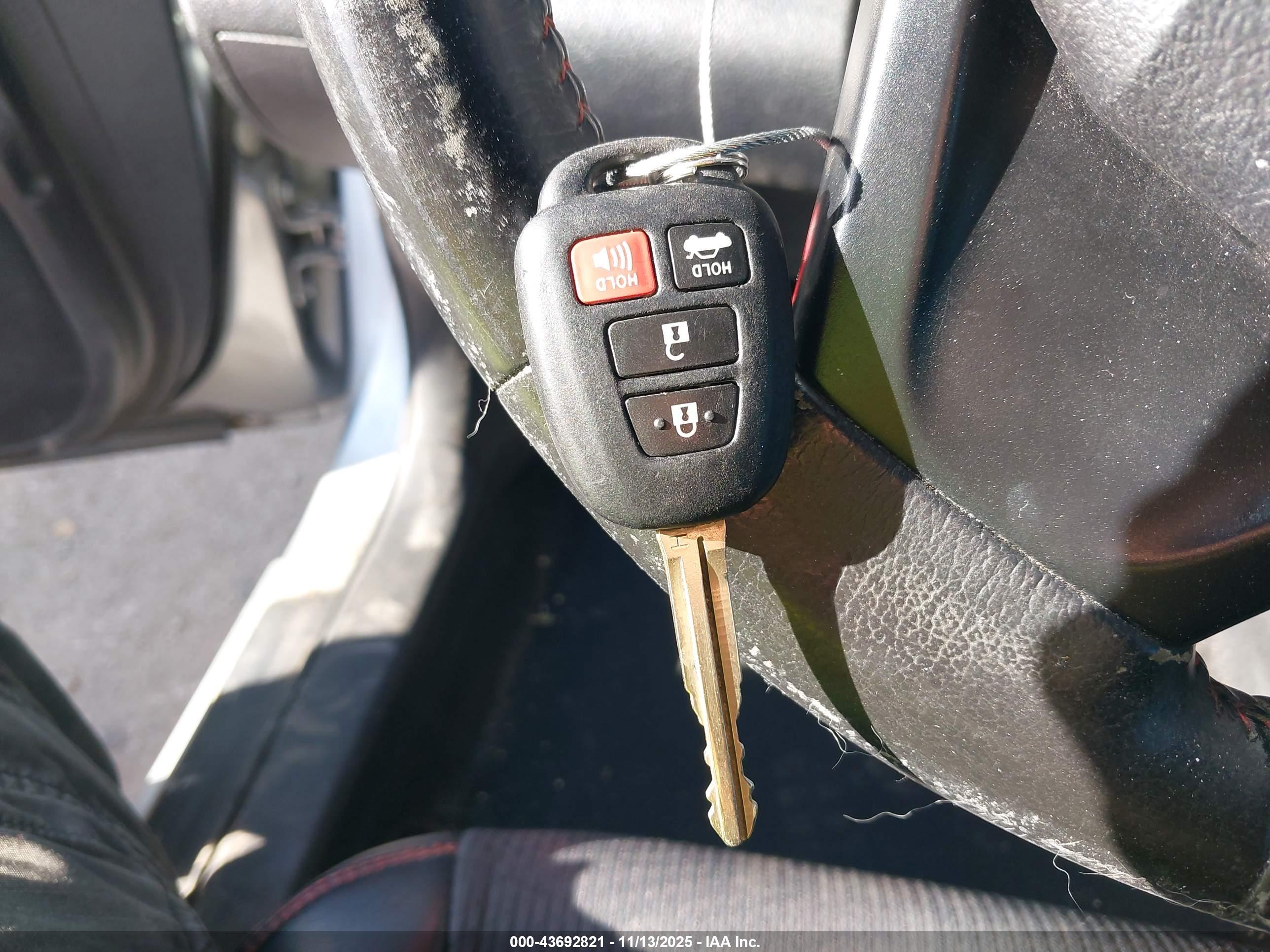 TOYOTA CAMRY image 11