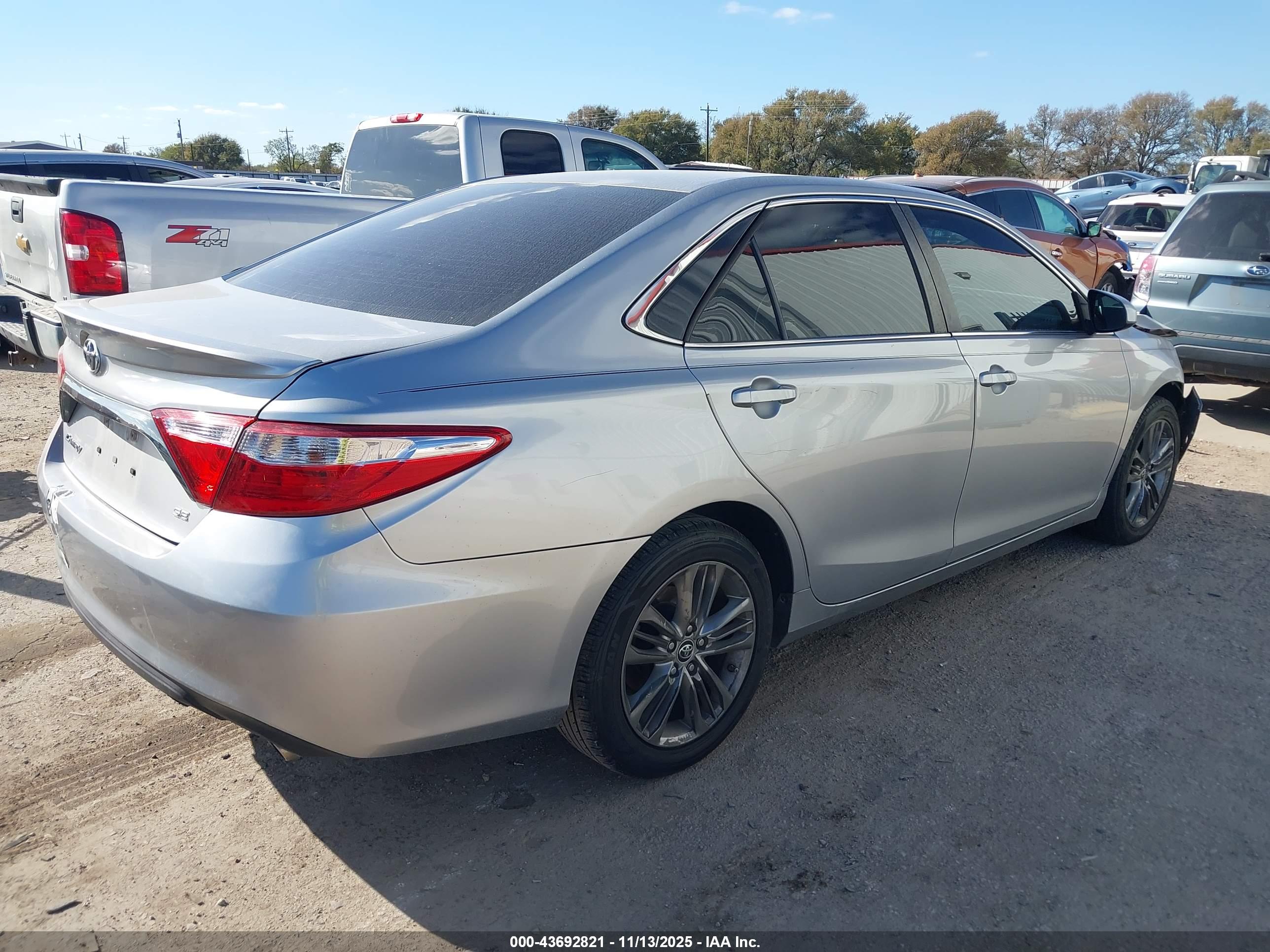 TOYOTA CAMRY image 4
