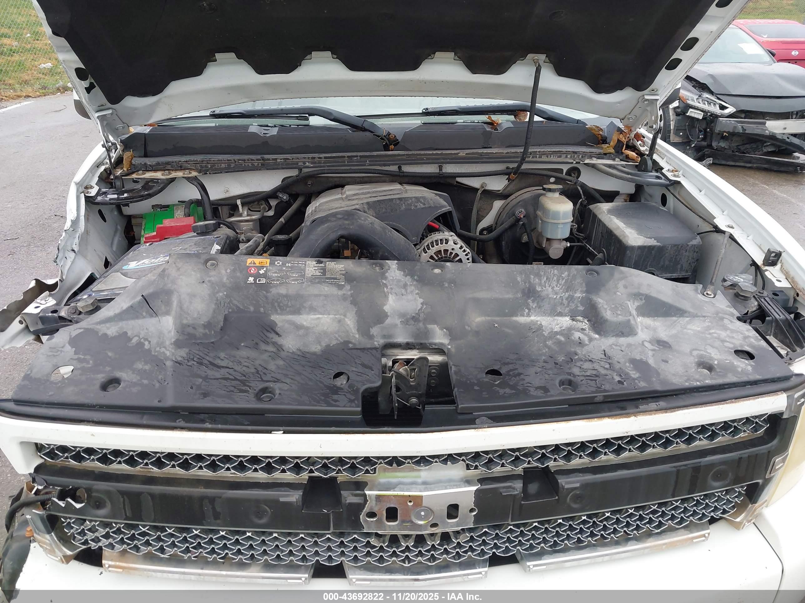 CHEVROLET SILVERADO image 10
