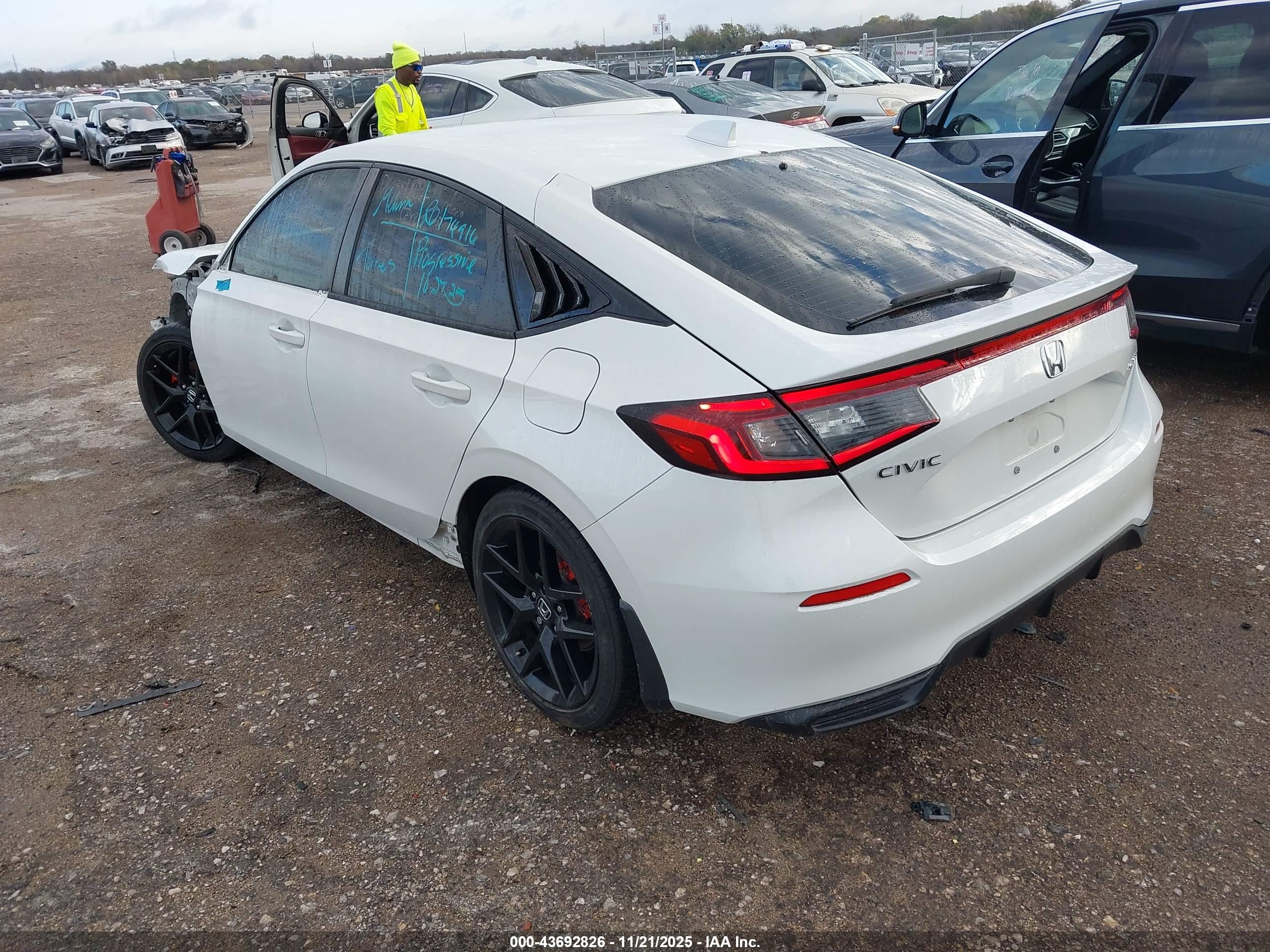 HONDA CIVIC image 3