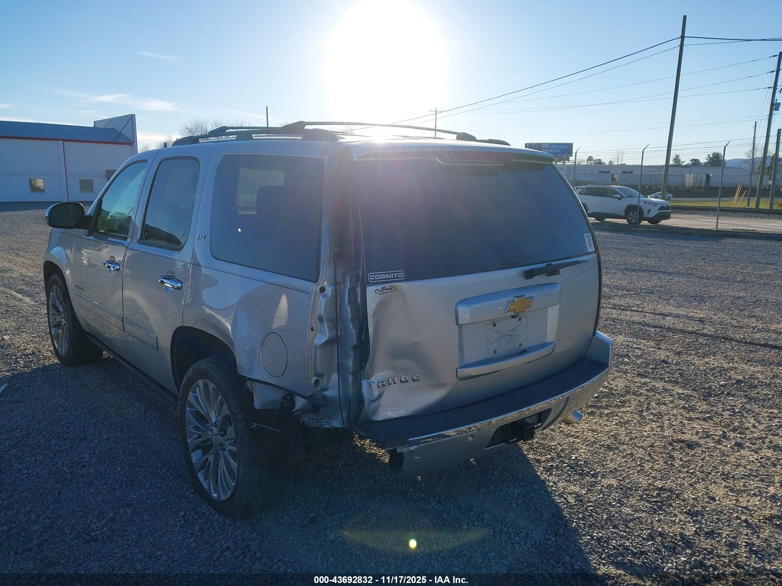 CHEVROLET TAHOE image 3