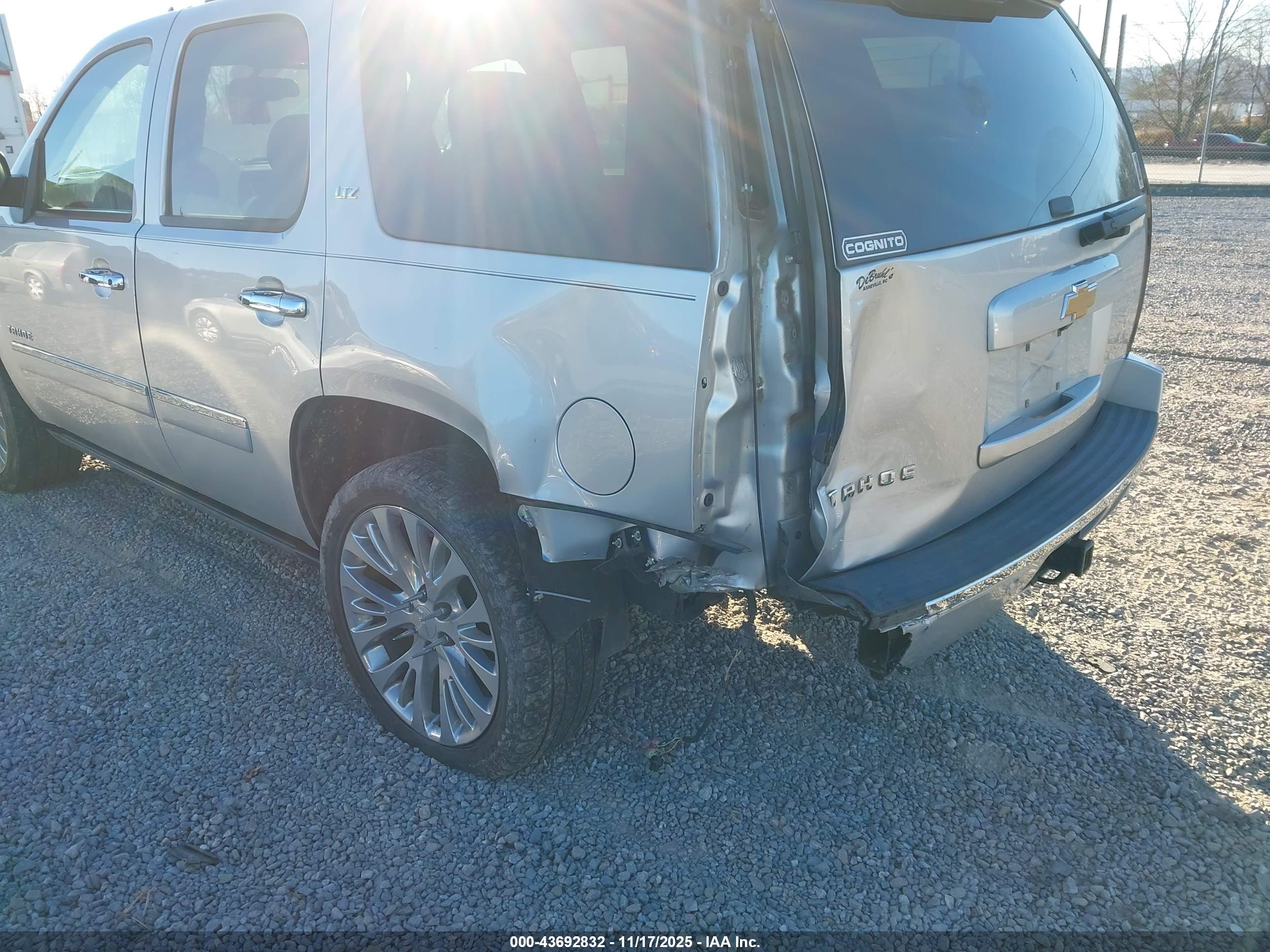 CHEVROLET TAHOE image 6