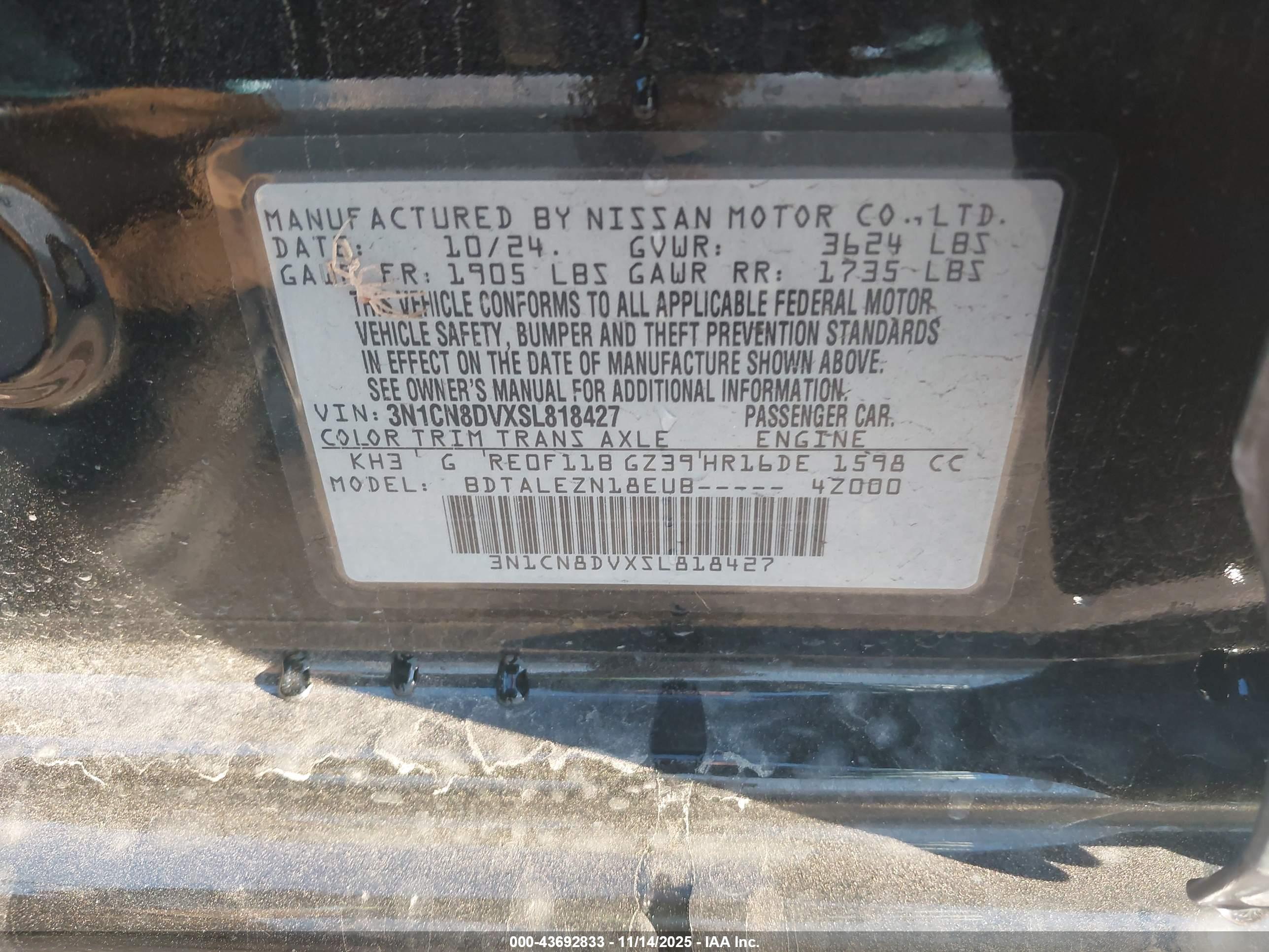NISSAN VERSA image 9