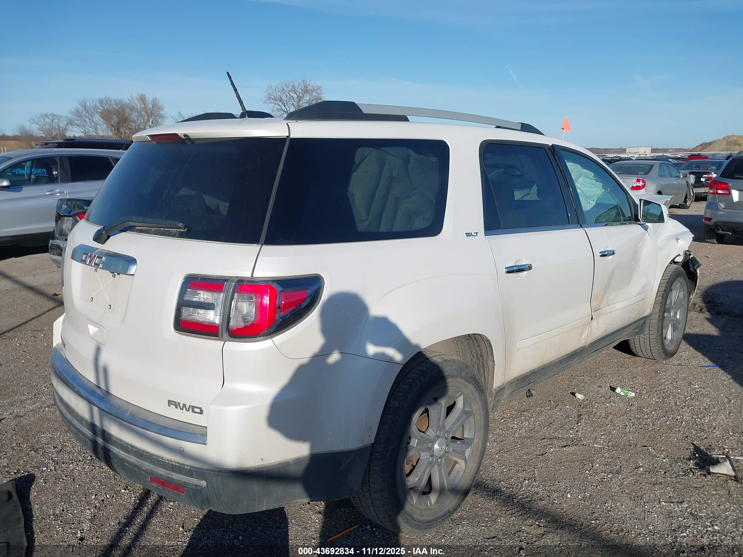 GMC ACADIA image 4