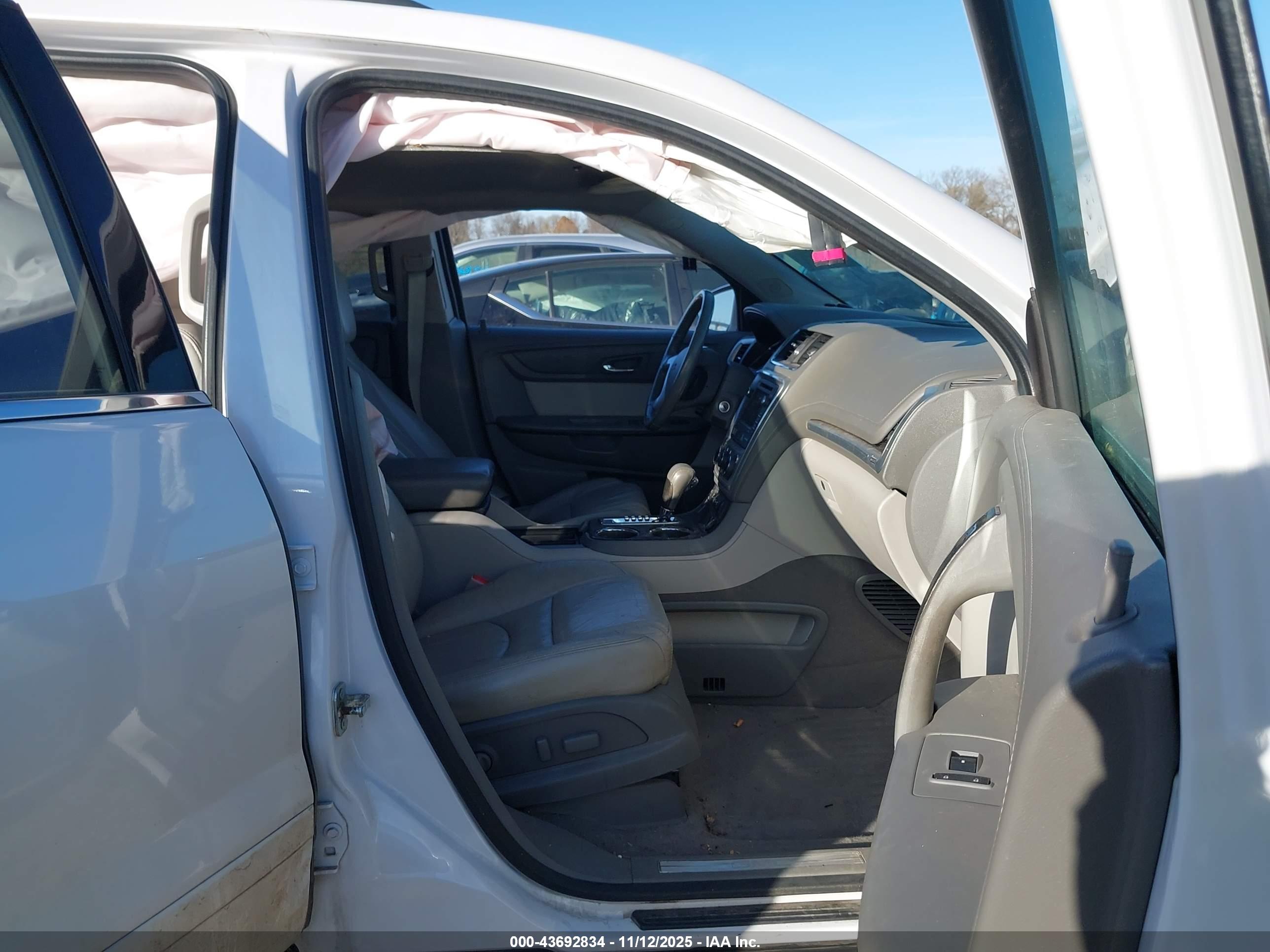 GMC ACADIA image 5