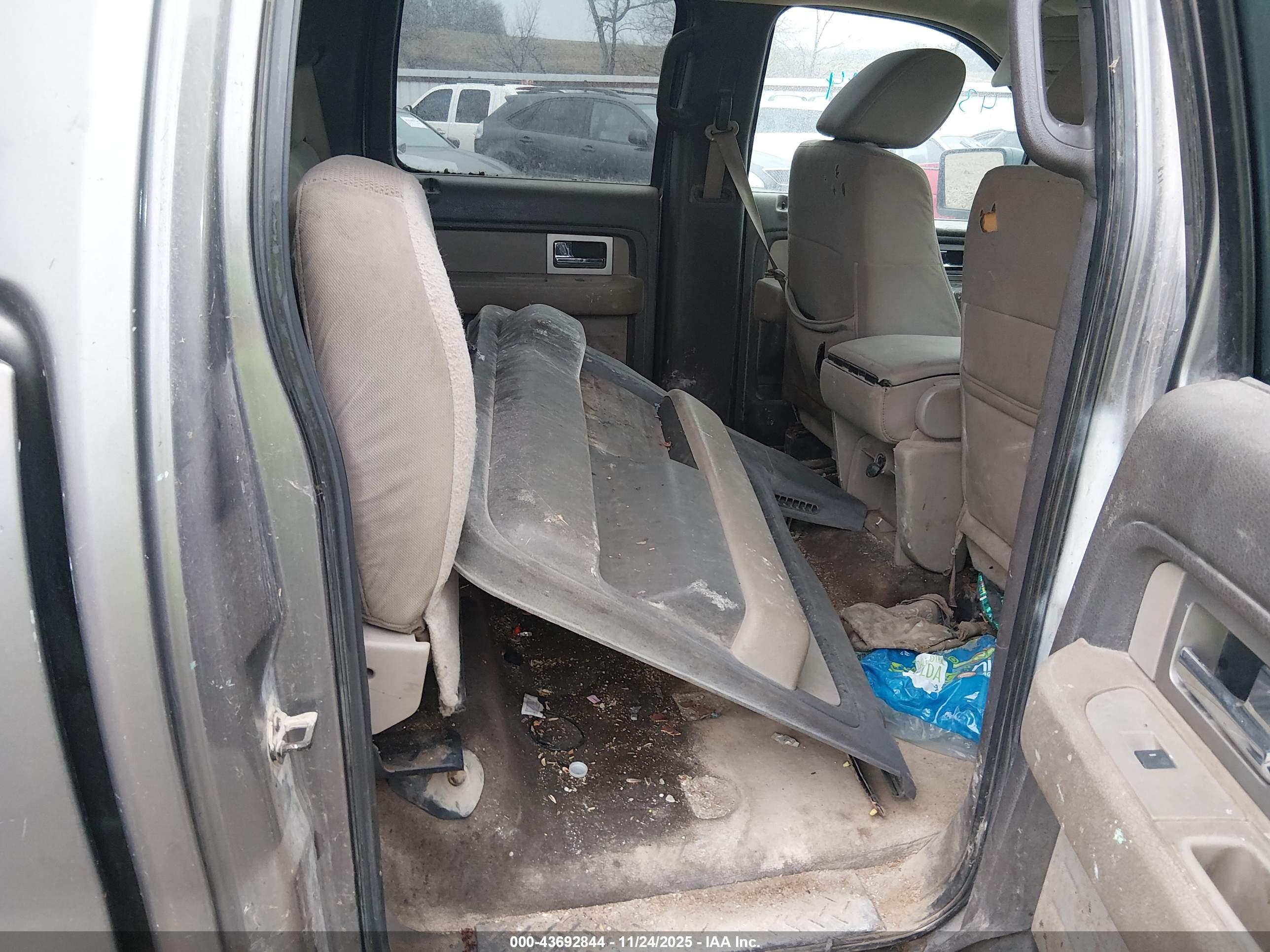 FORD F-150 image 8