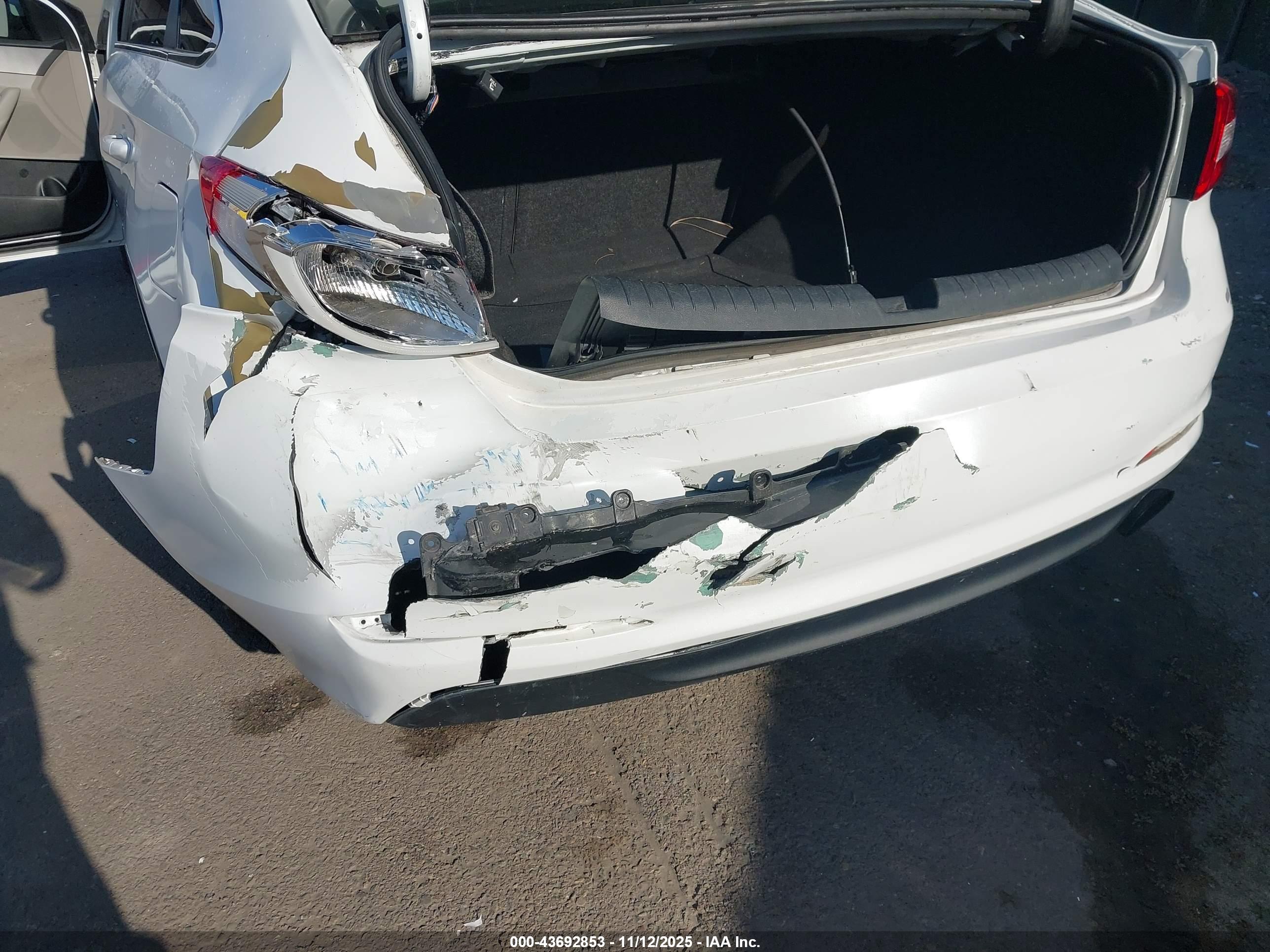 HYUNDAI SONATA image 6