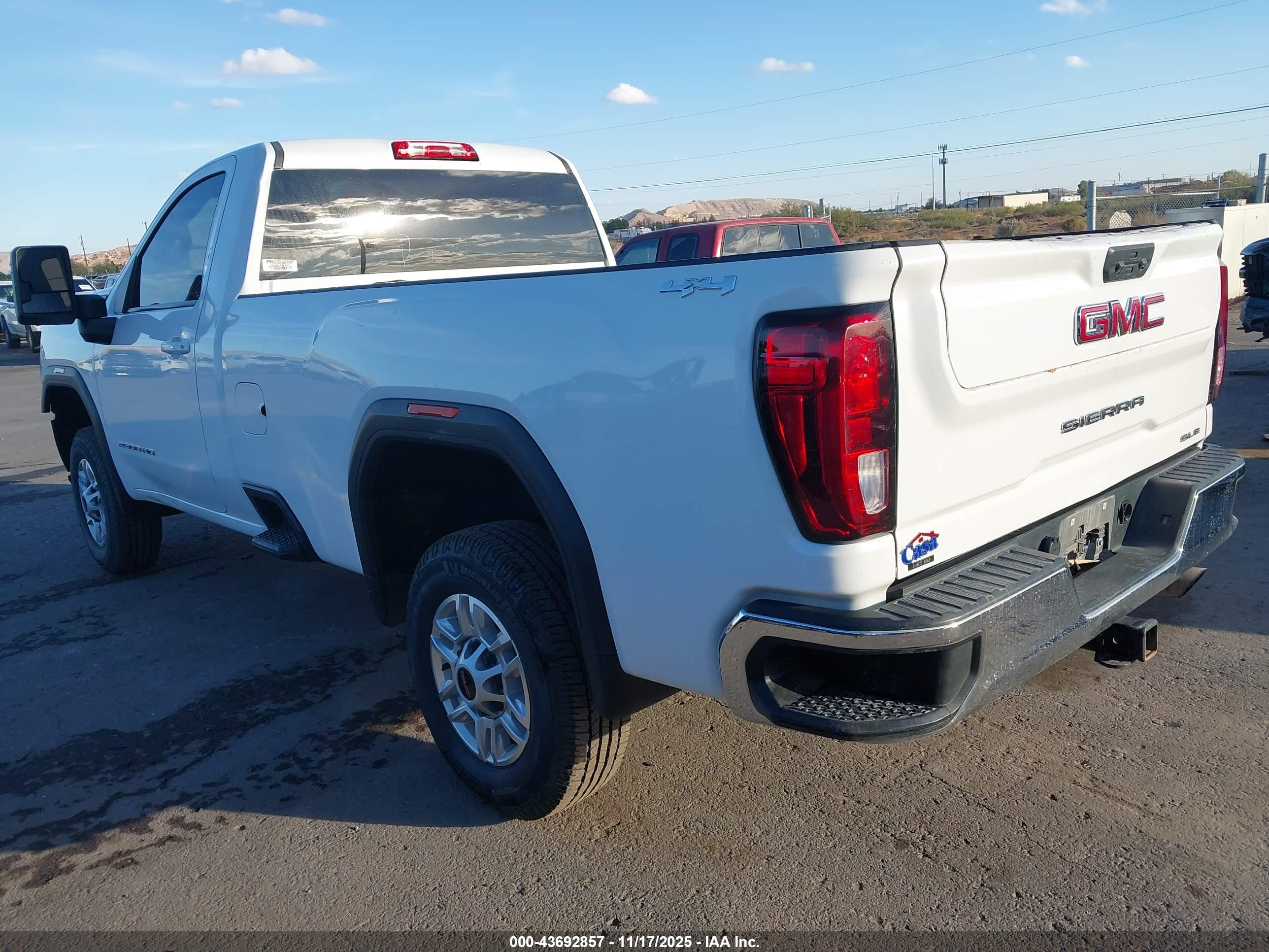 GMC SIERRA image 3