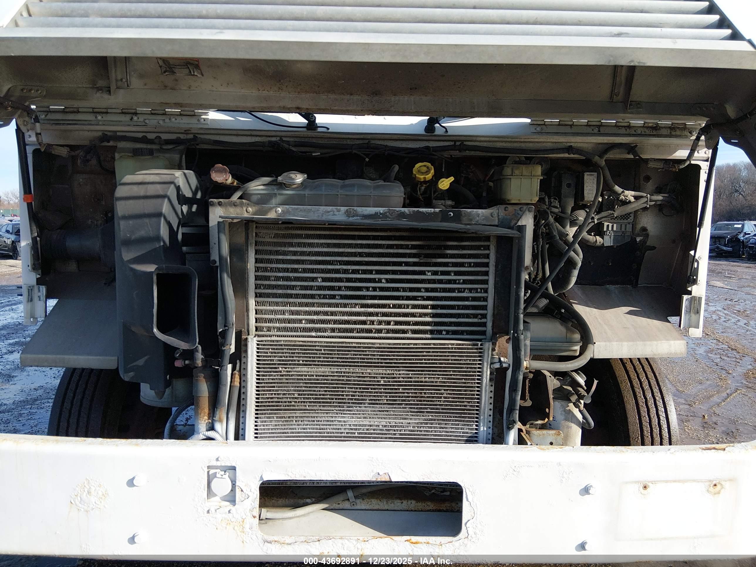 FREIGHTLINER CHASSIS image 10