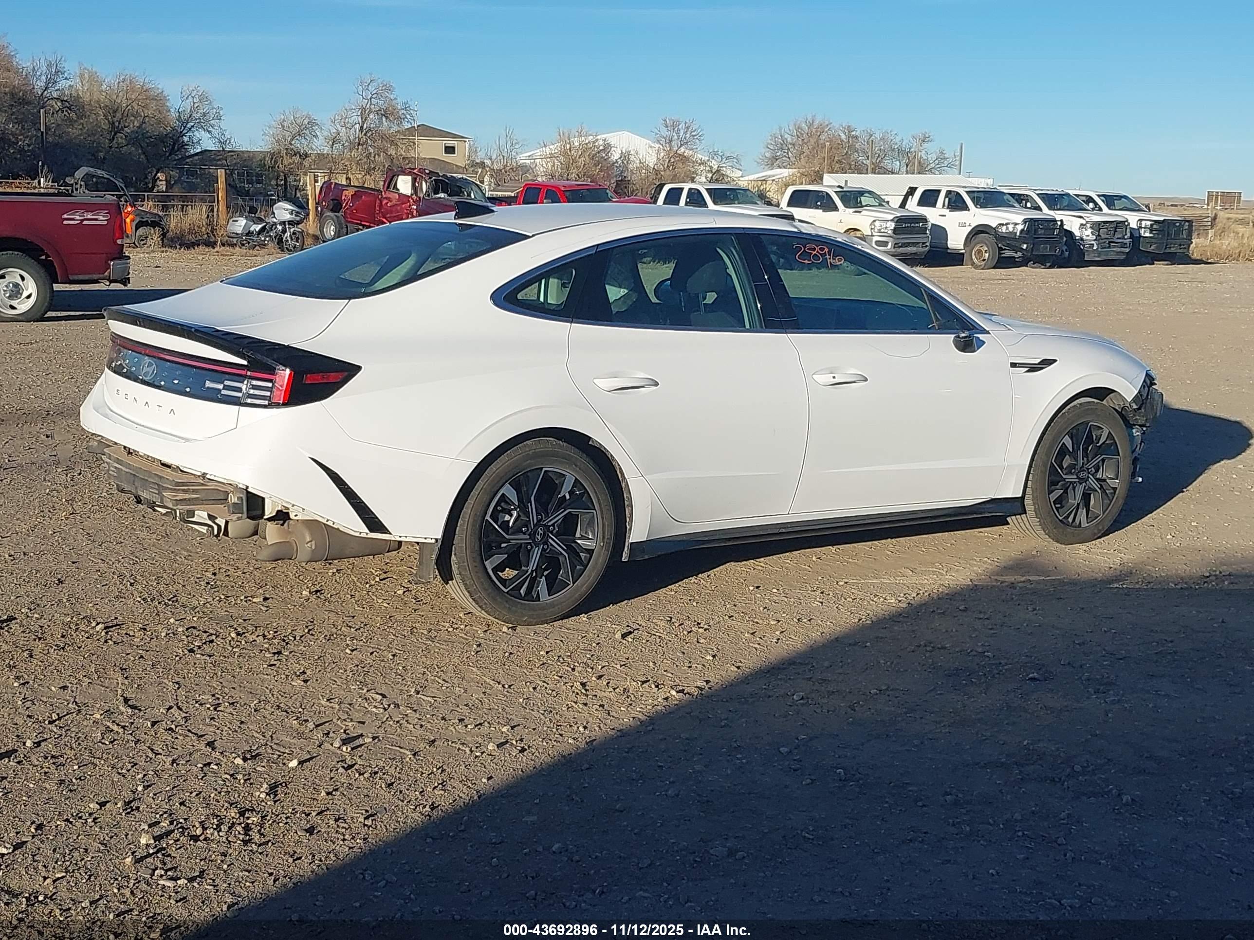 HYUNDAI SONATA image 4