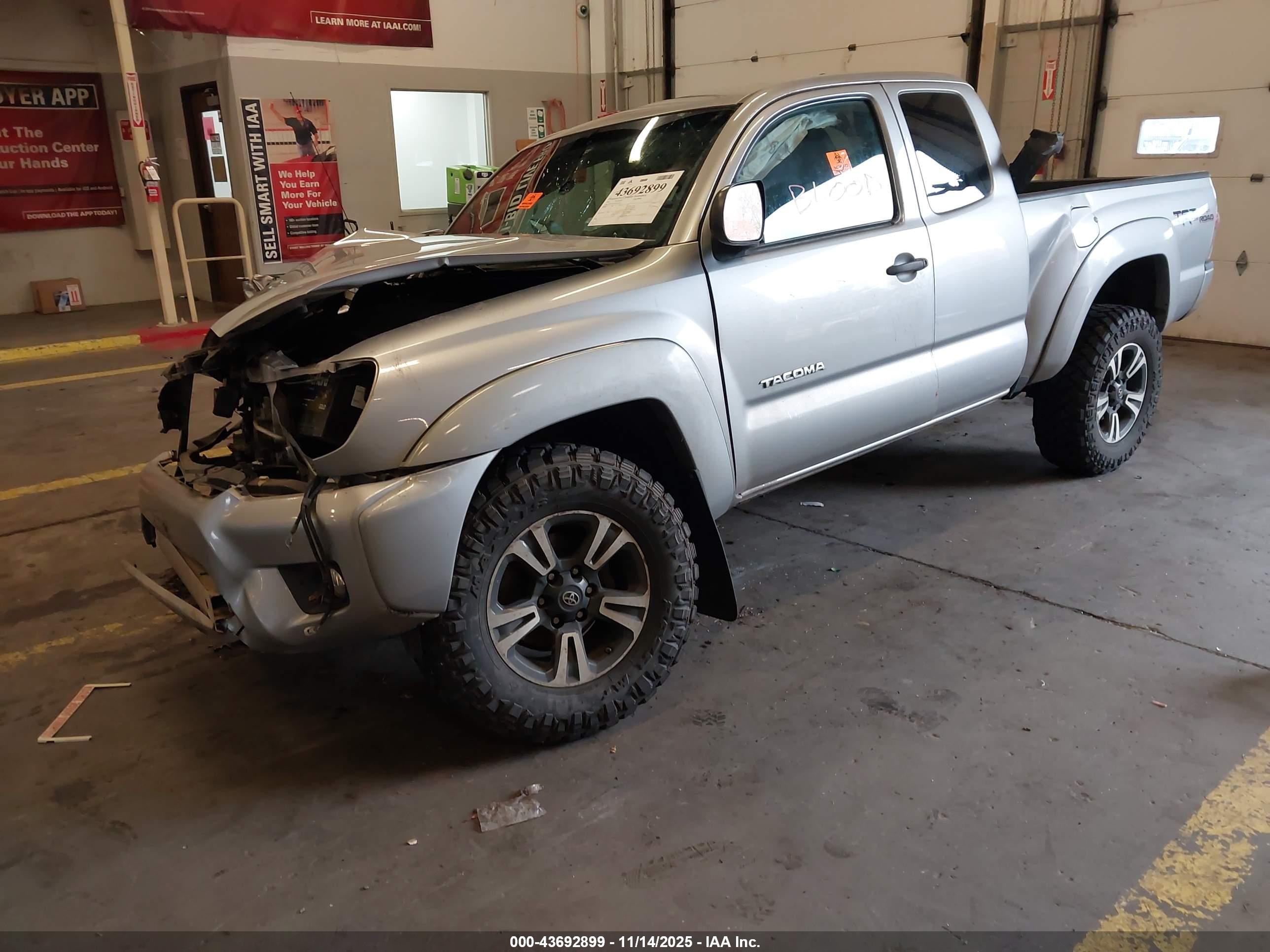 TOYOTA TACOMA image 2