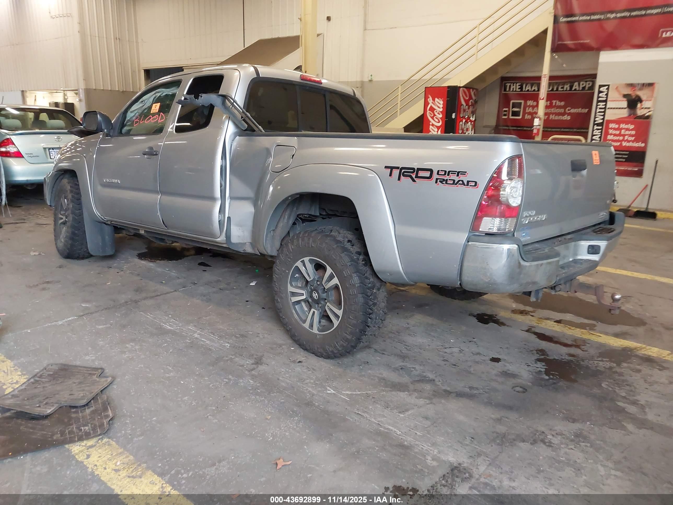 TOYOTA TACOMA image 3