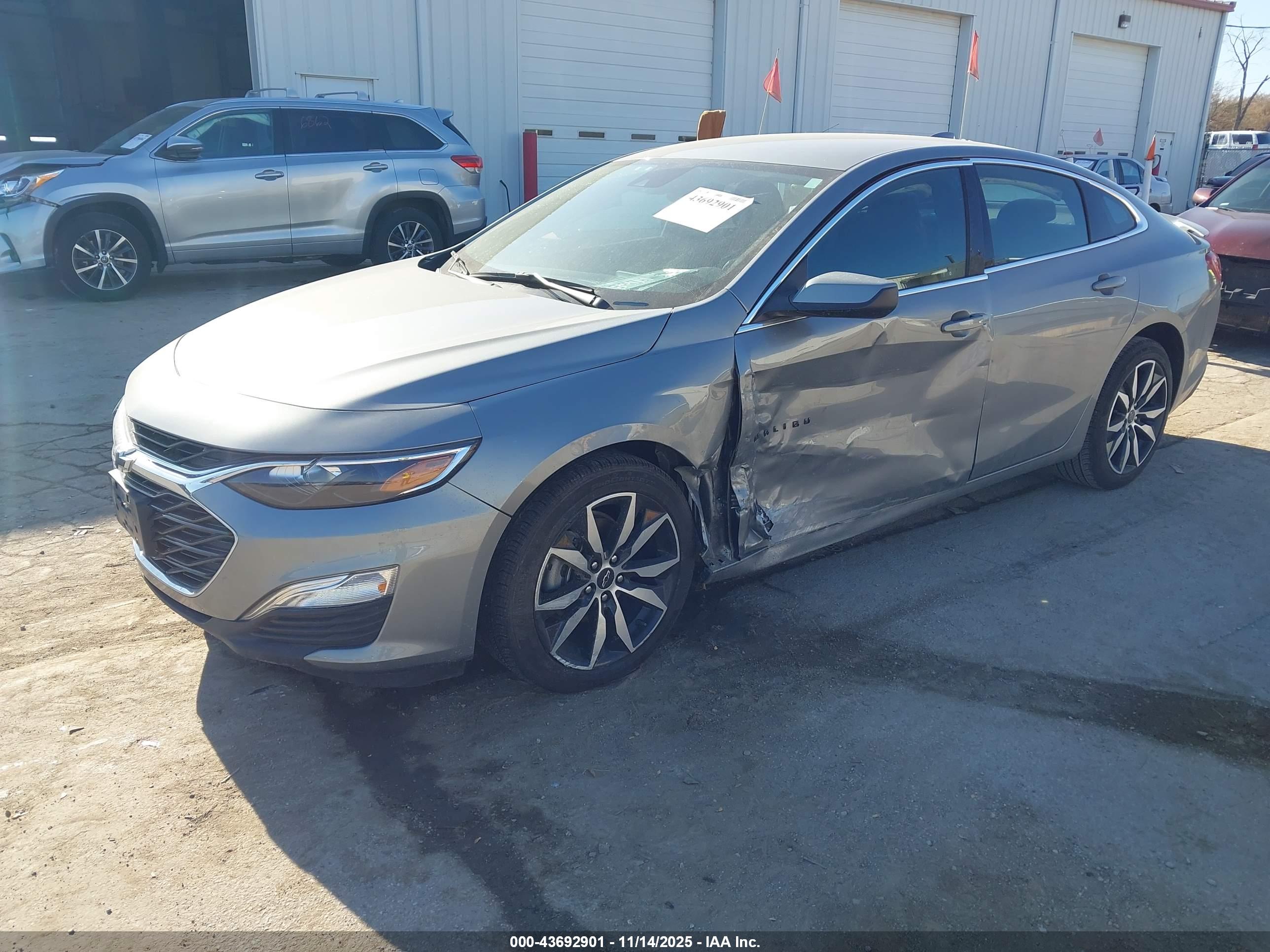 CHEVROLET MALIBU image 2