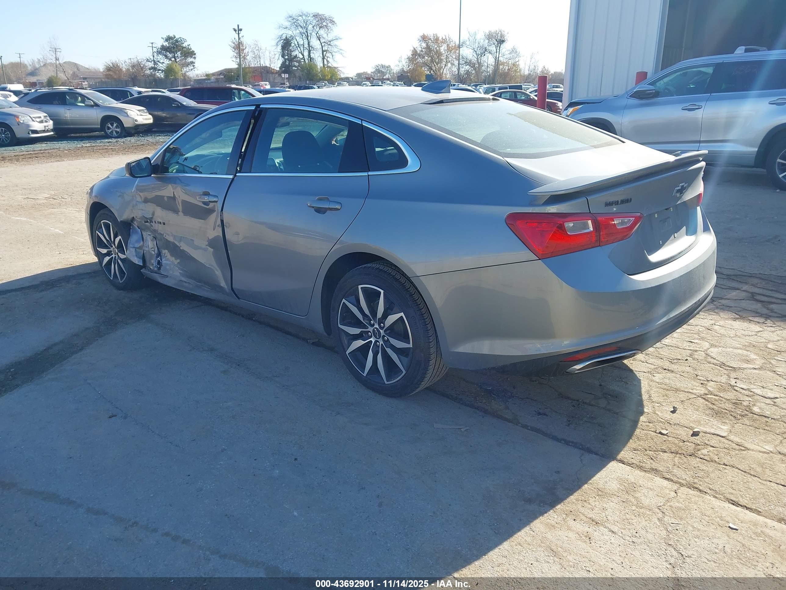 CHEVROLET MALIBU image 3