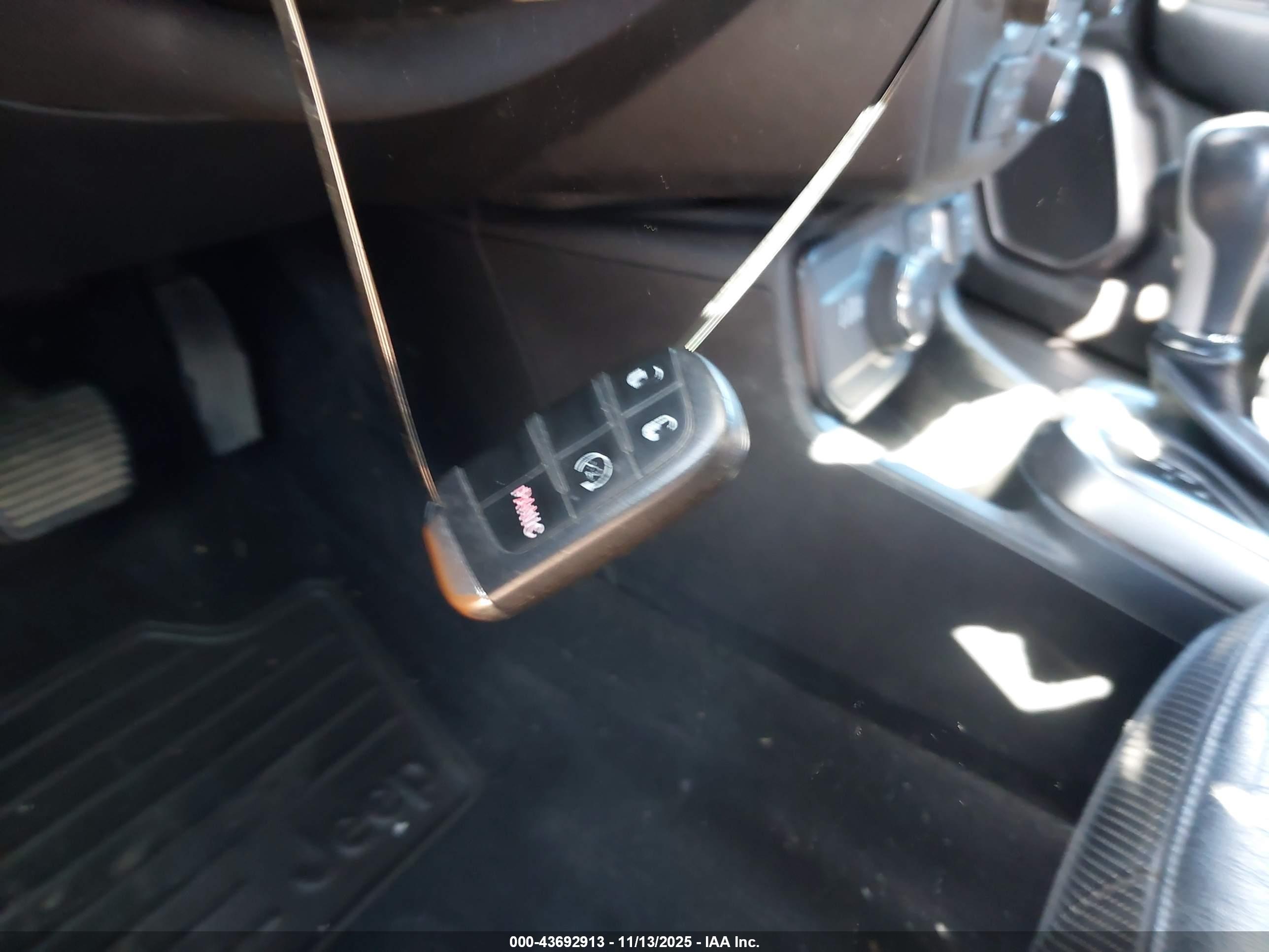 JEEP RENEGADE image 11