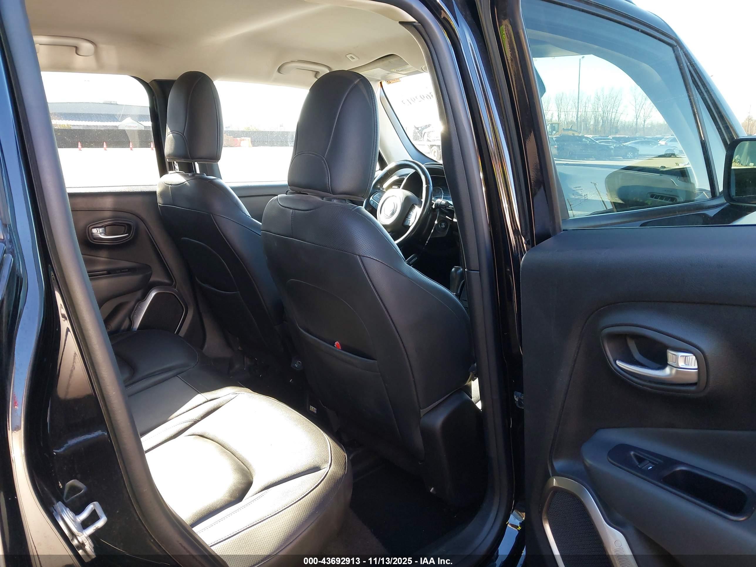 JEEP RENEGADE image 8
