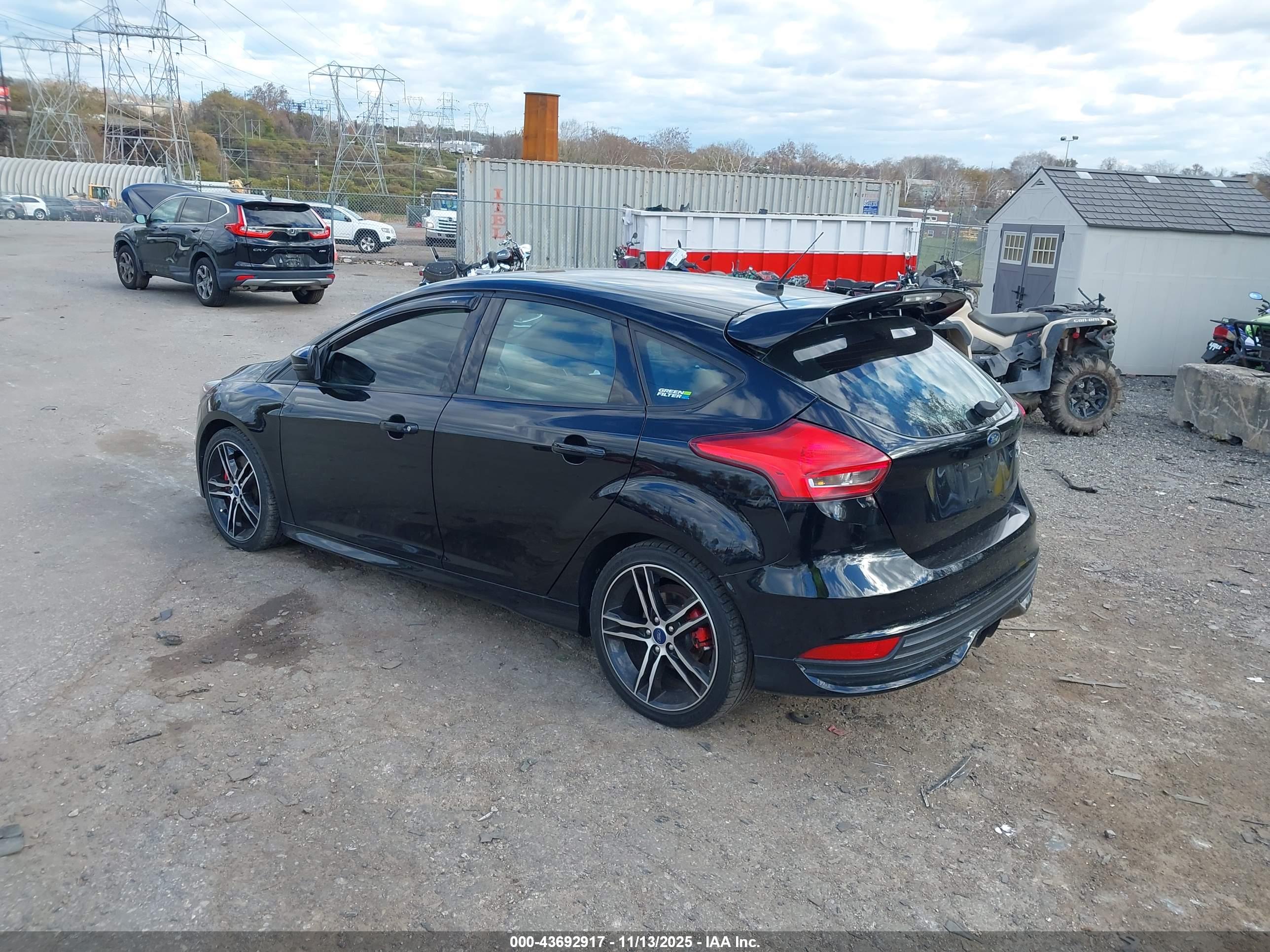 FORD FOCUS image 3