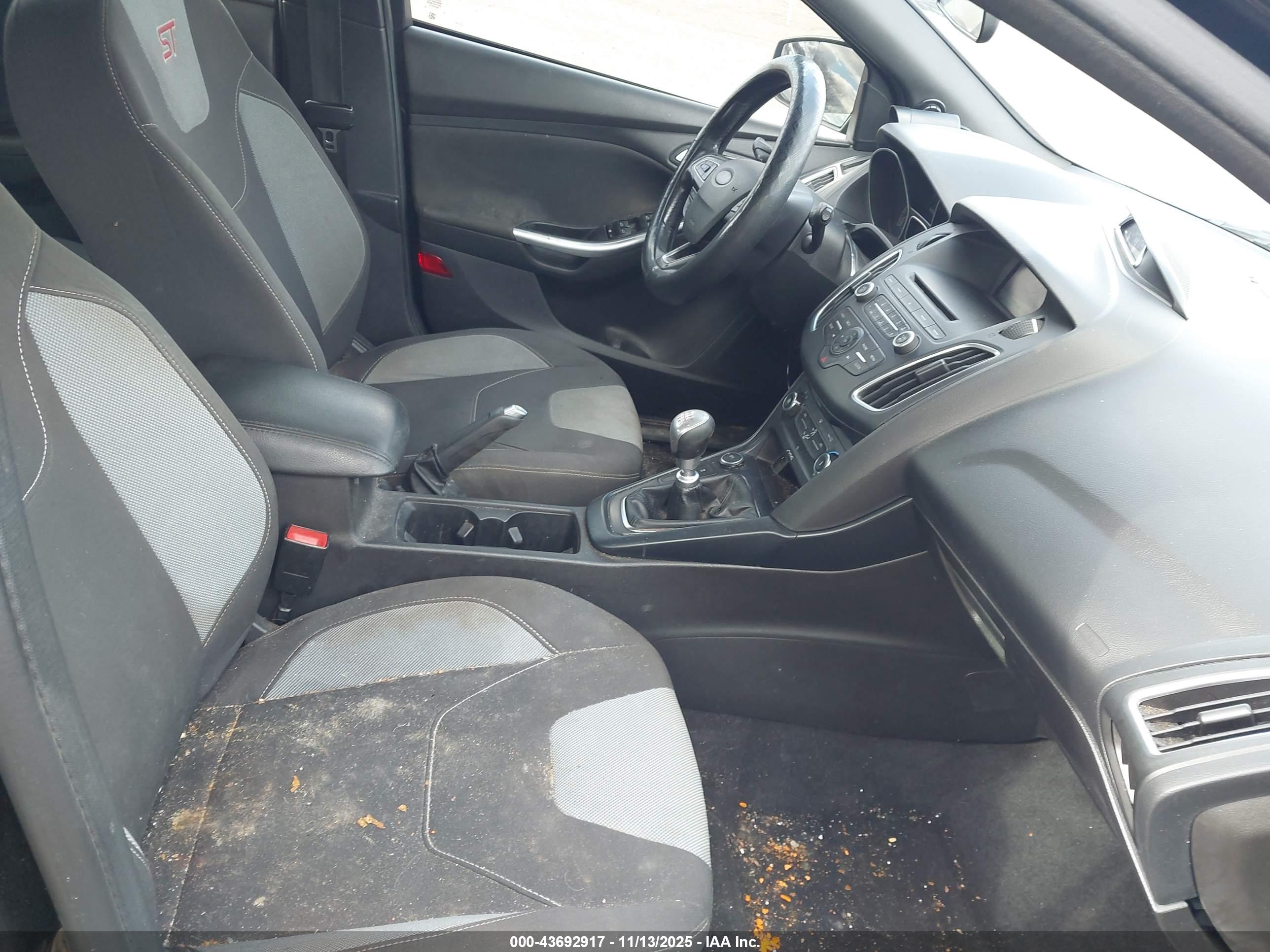 FORD FOCUS image 5