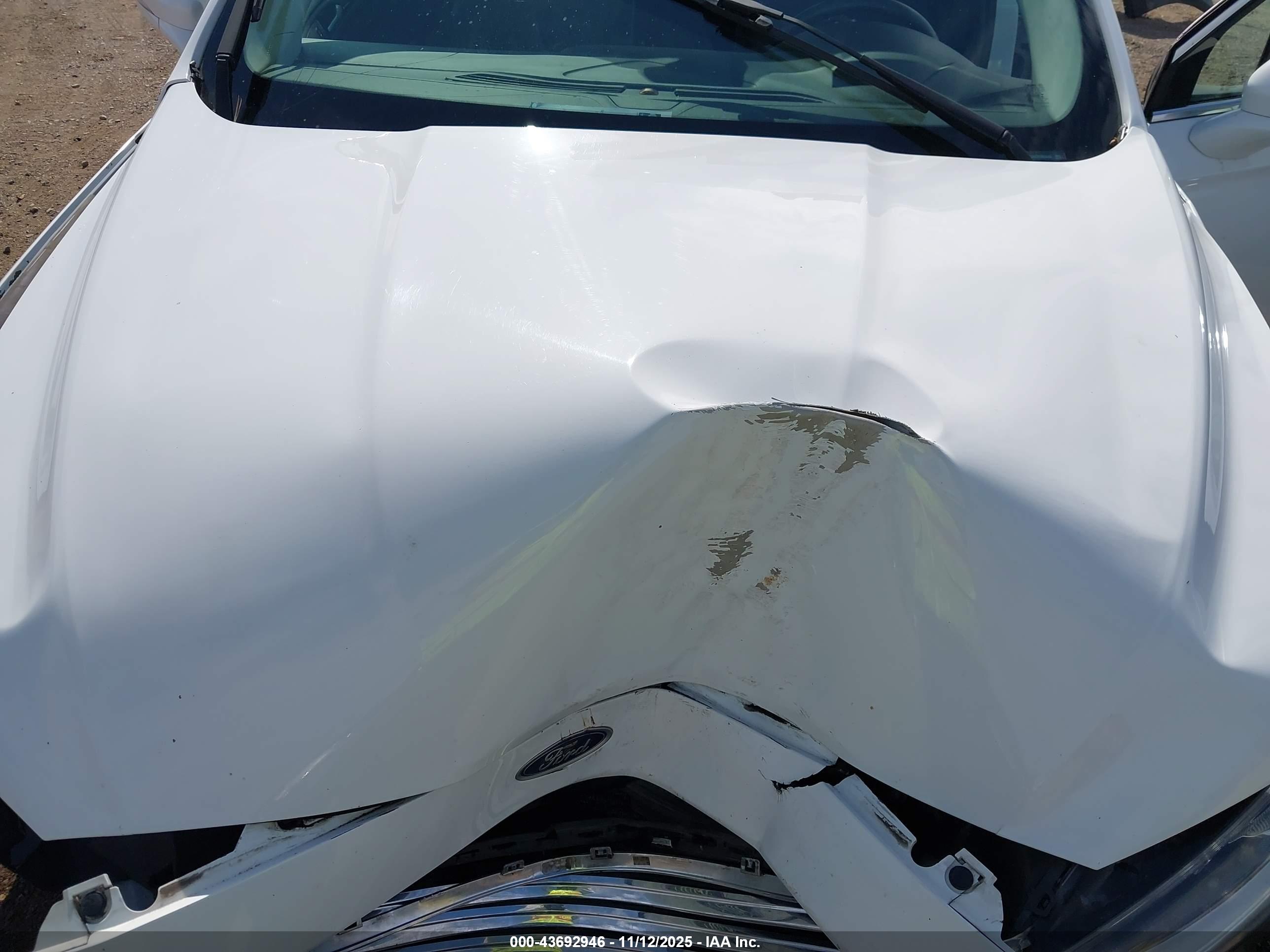 FORD FUSION image 10