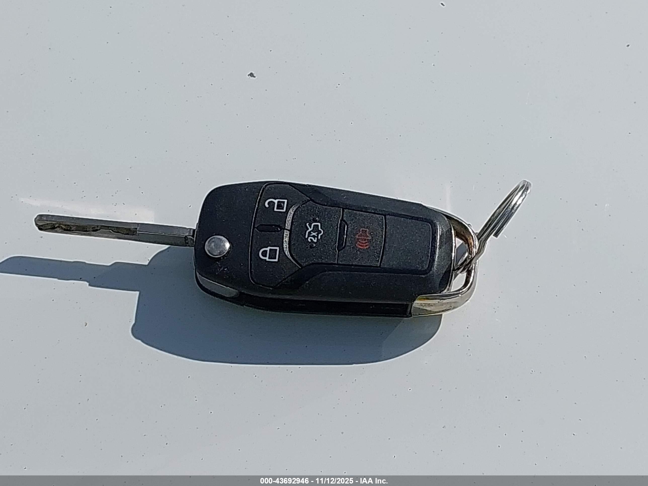 FORD FUSION image 11