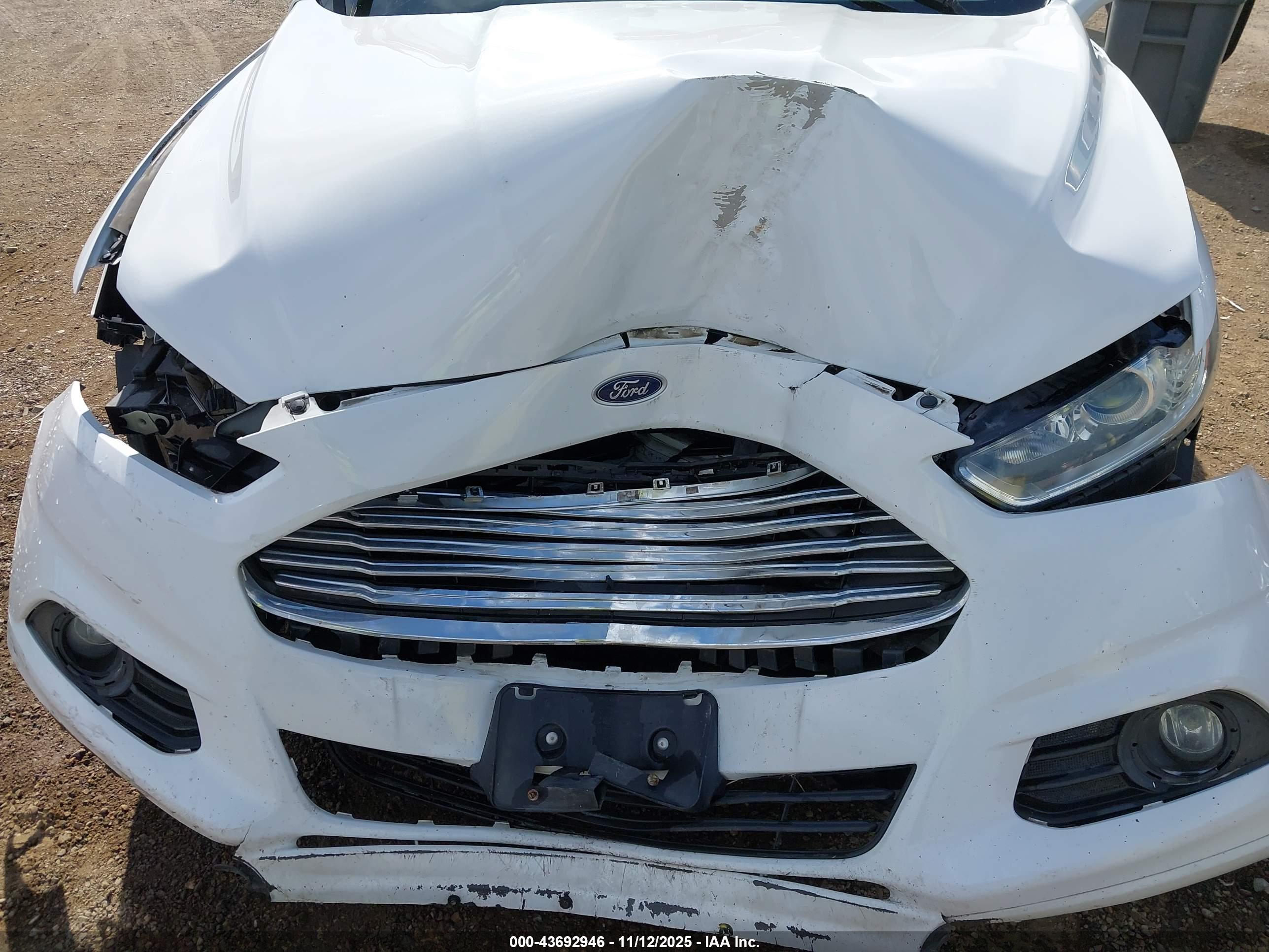 FORD FUSION image 6