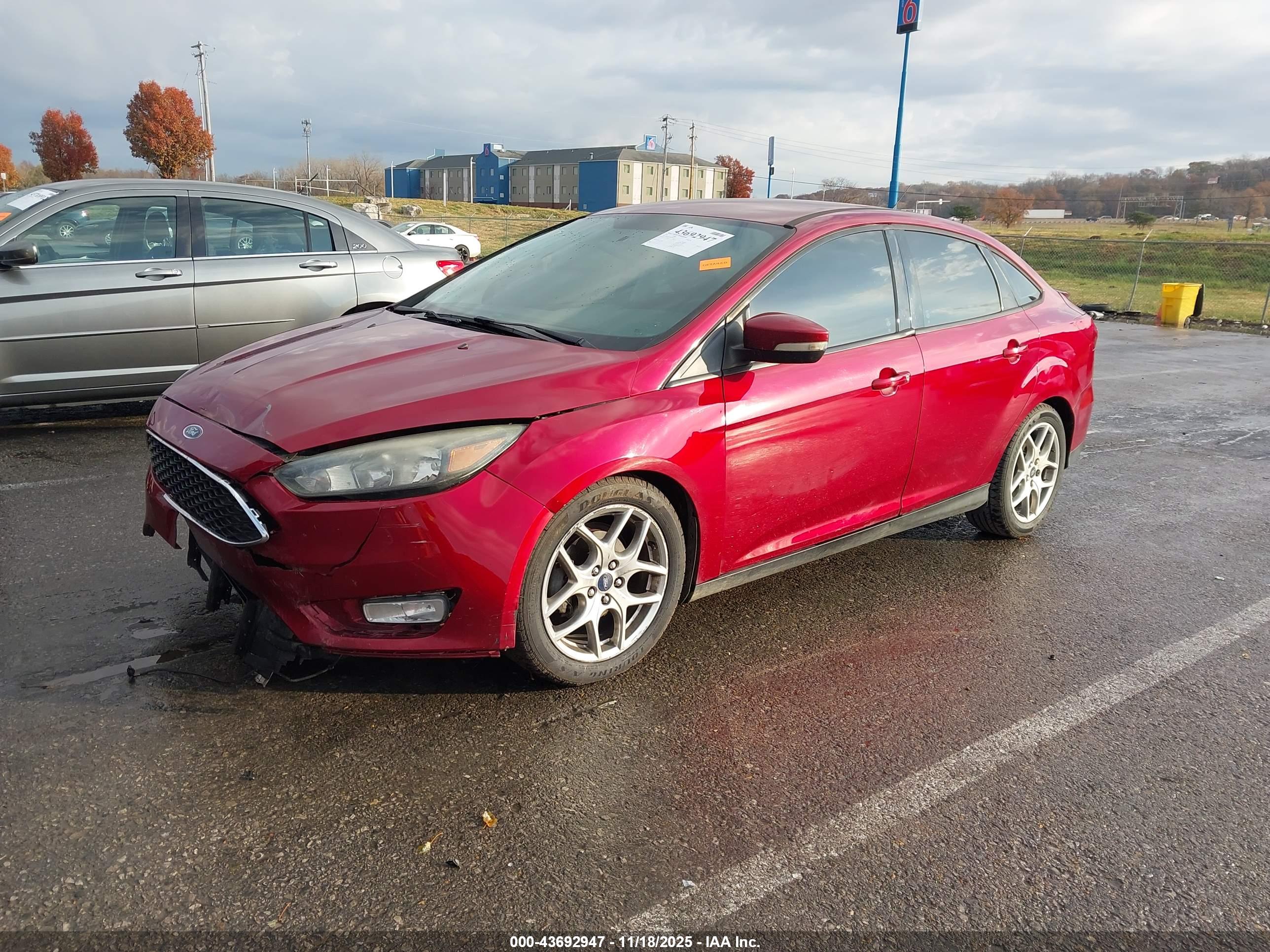 FORD FOCUS image 2