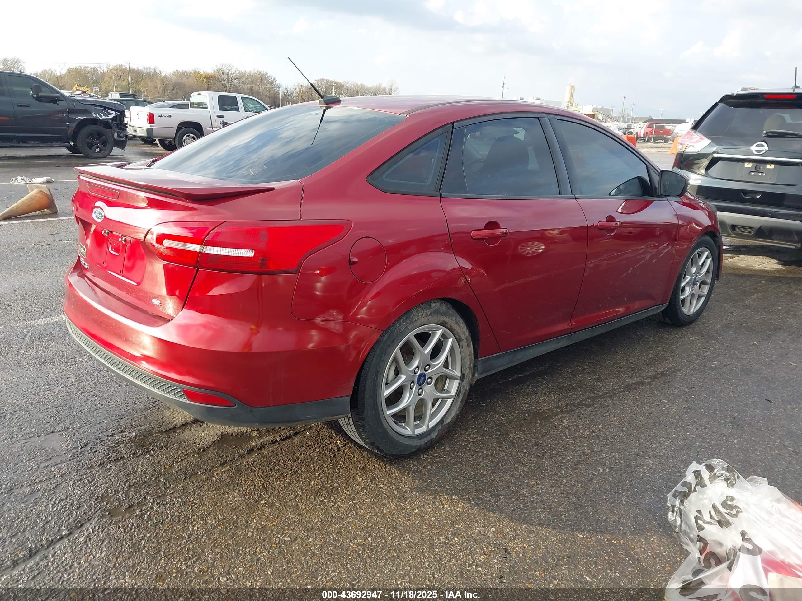 FORD FOCUS image 4
