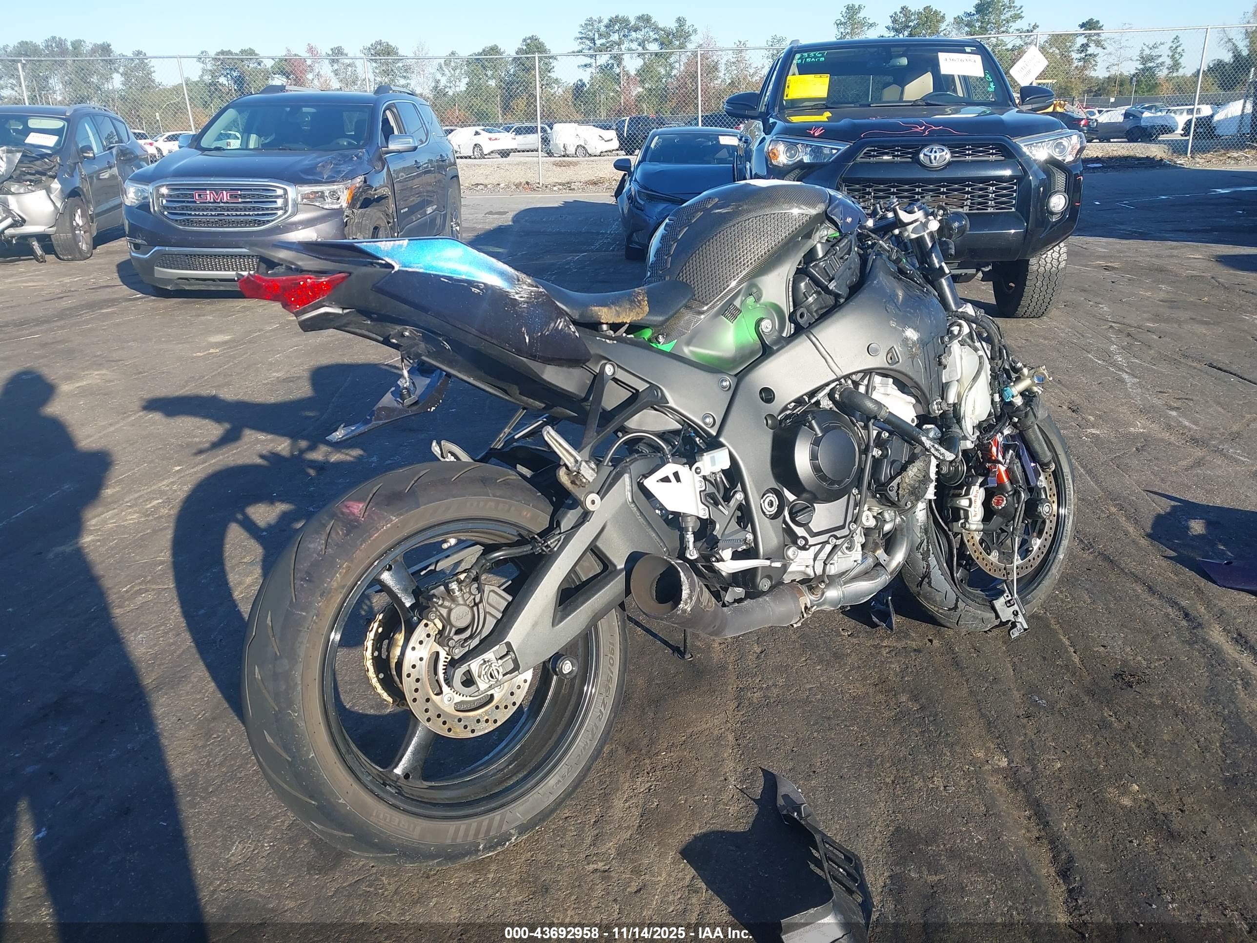 KAWASAKI ZX1002 image 4