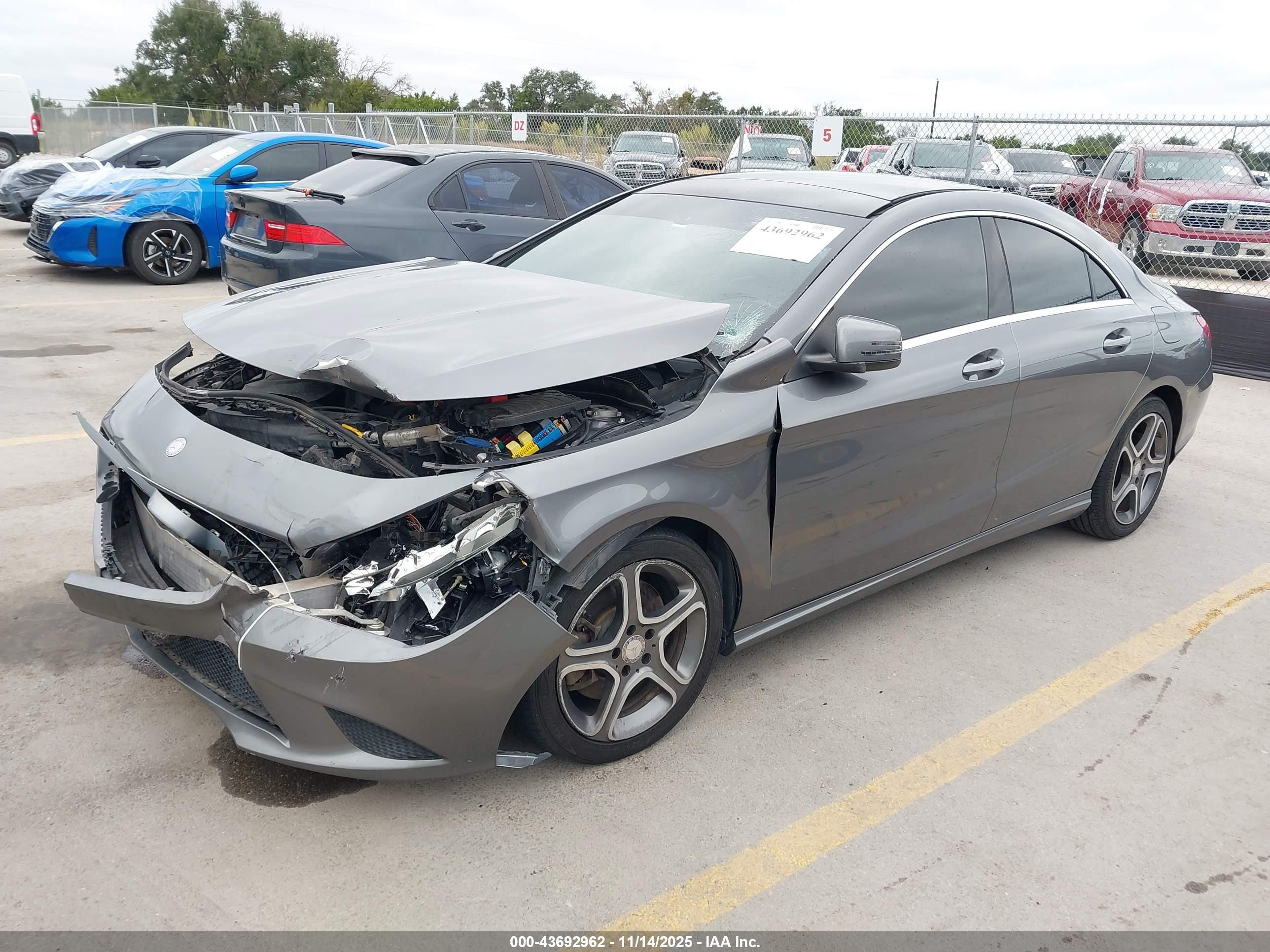 MERCEDES-BENZ CLA image 2